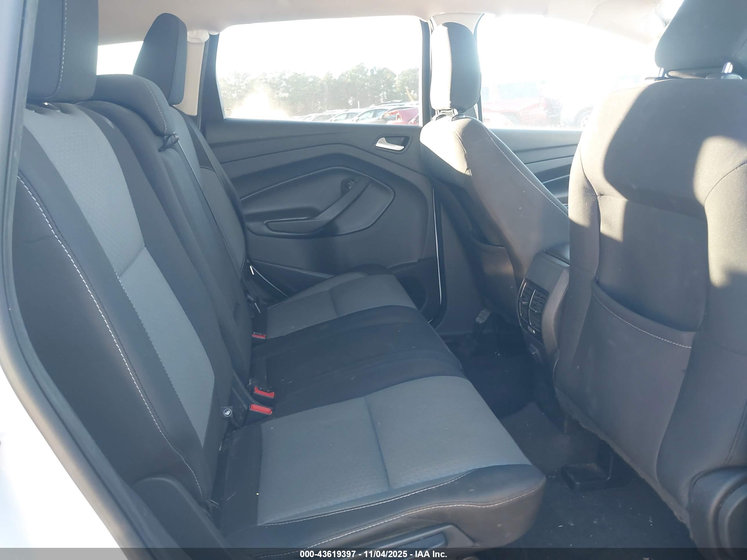 FORD ESCAPE image 8