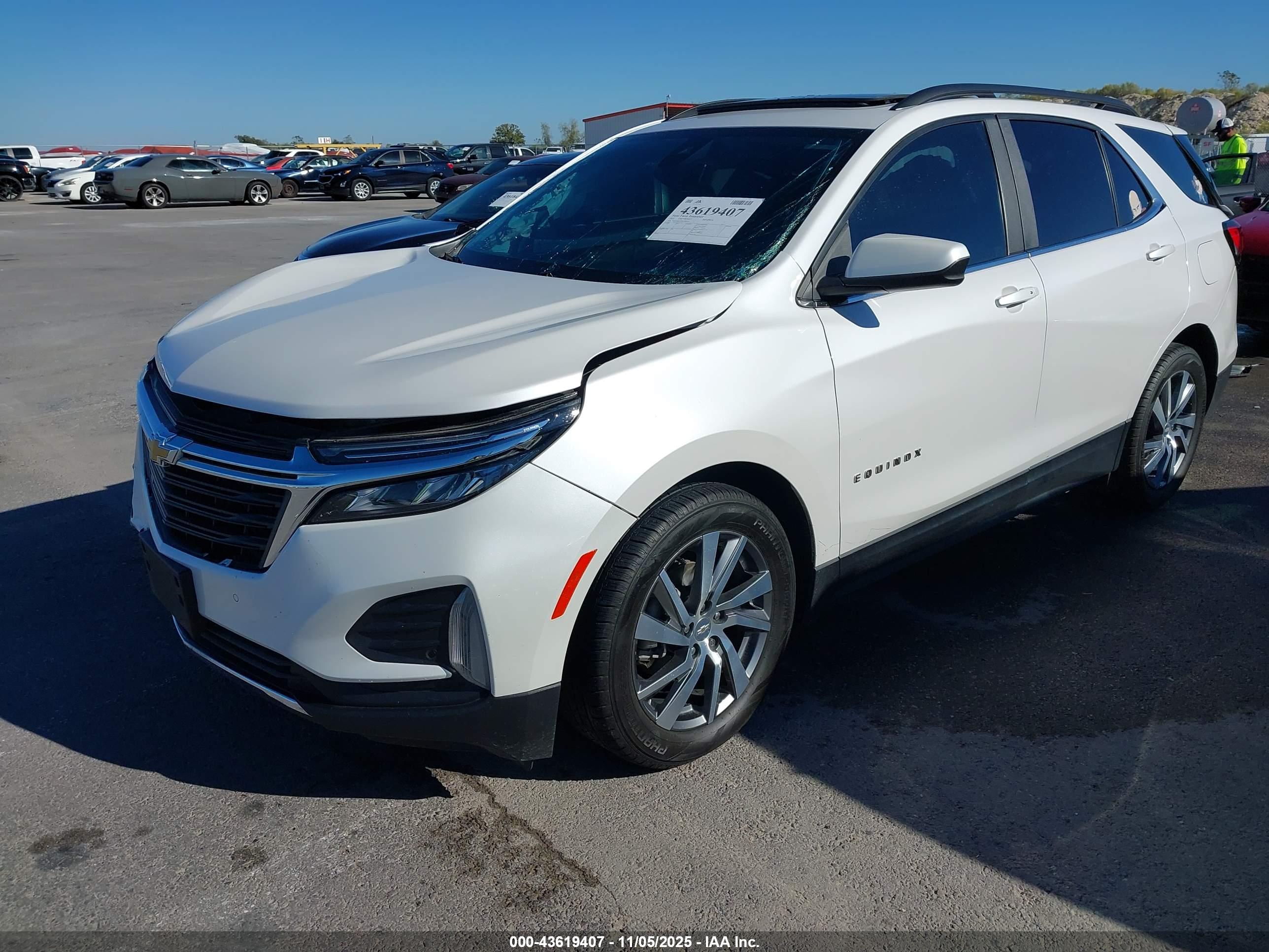 CHEVROLET EQUINOX image 2
