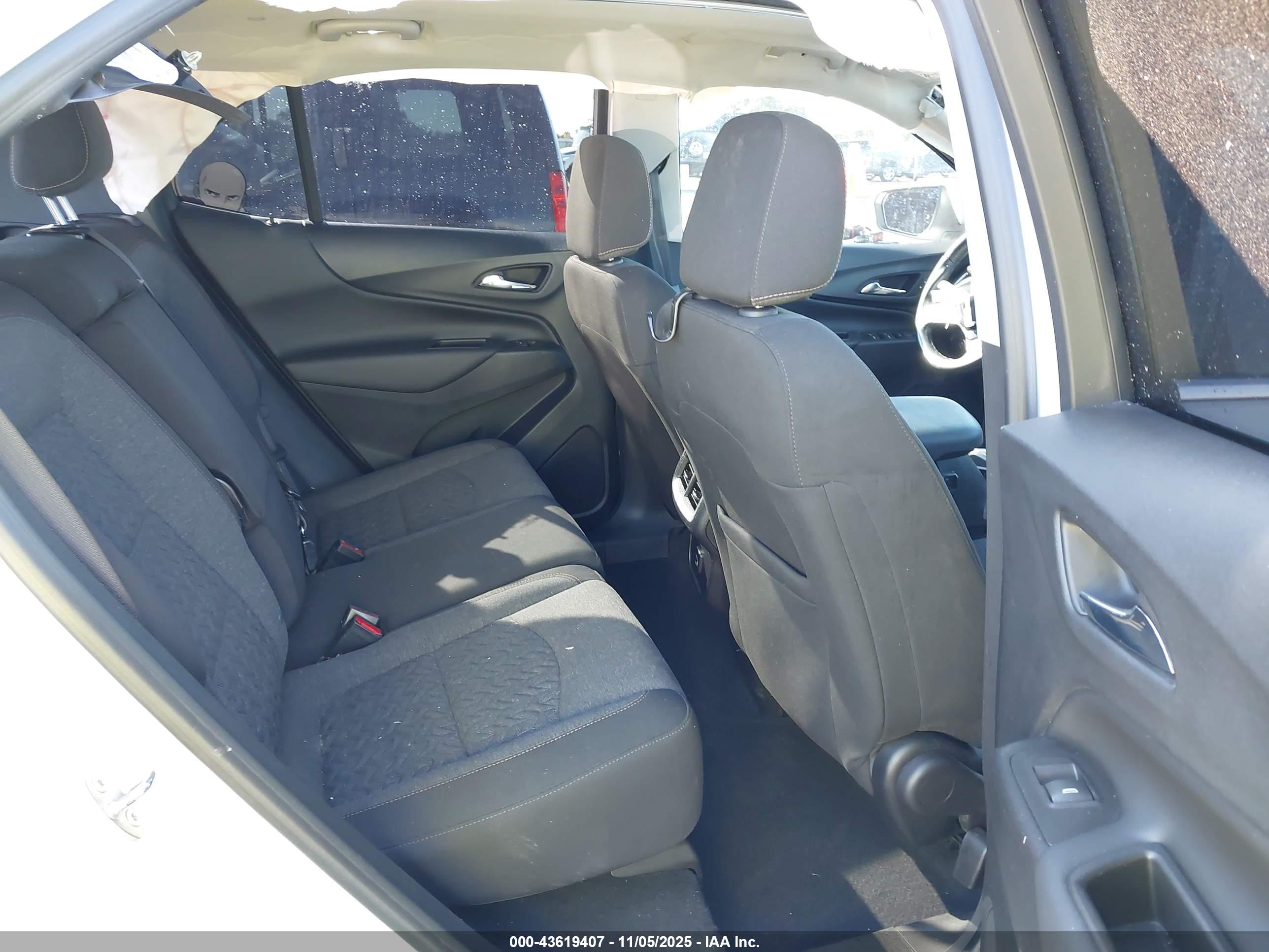 CHEVROLET EQUINOX image 8