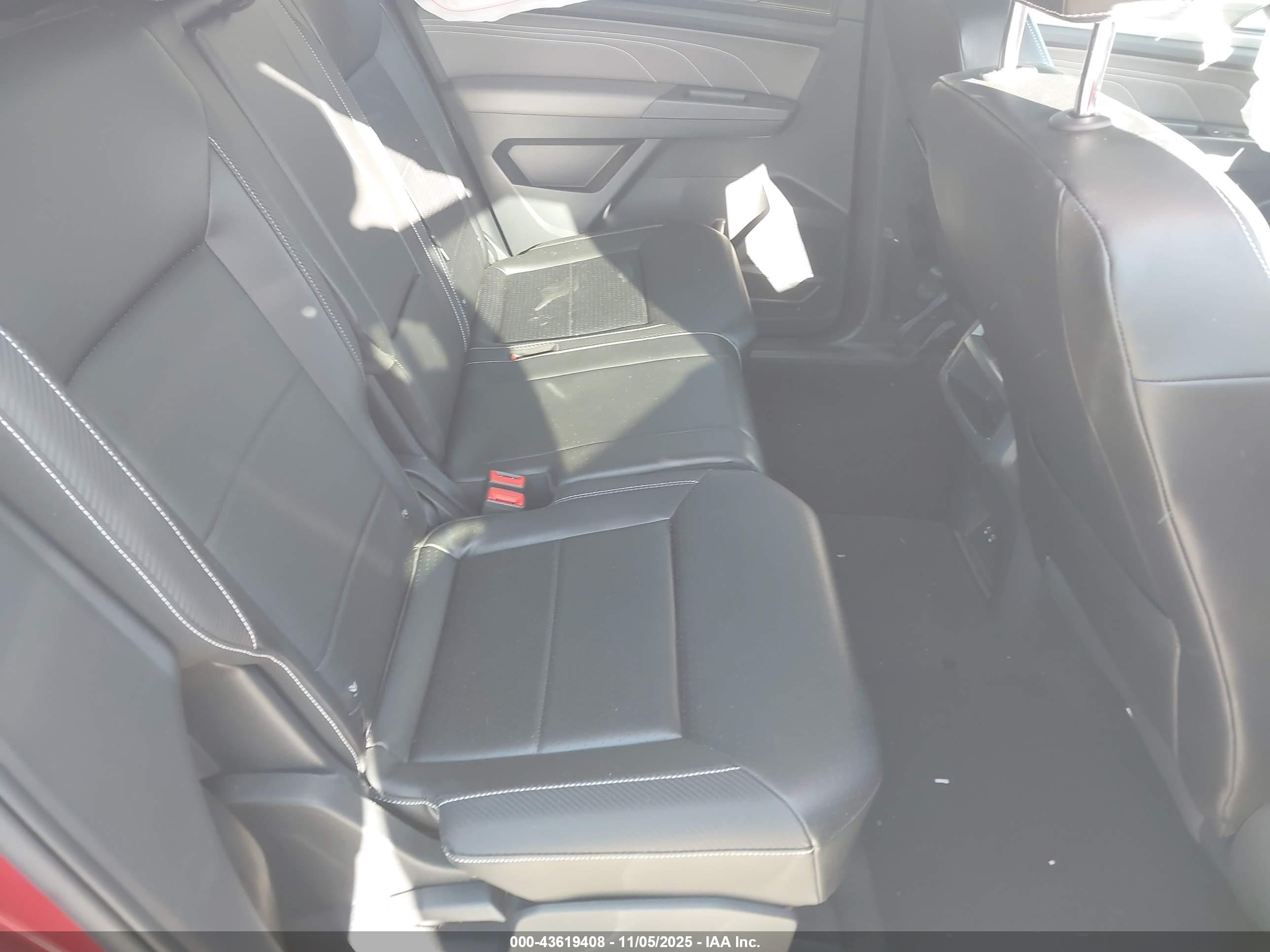 VOLKSWAGEN ATLAS image 8