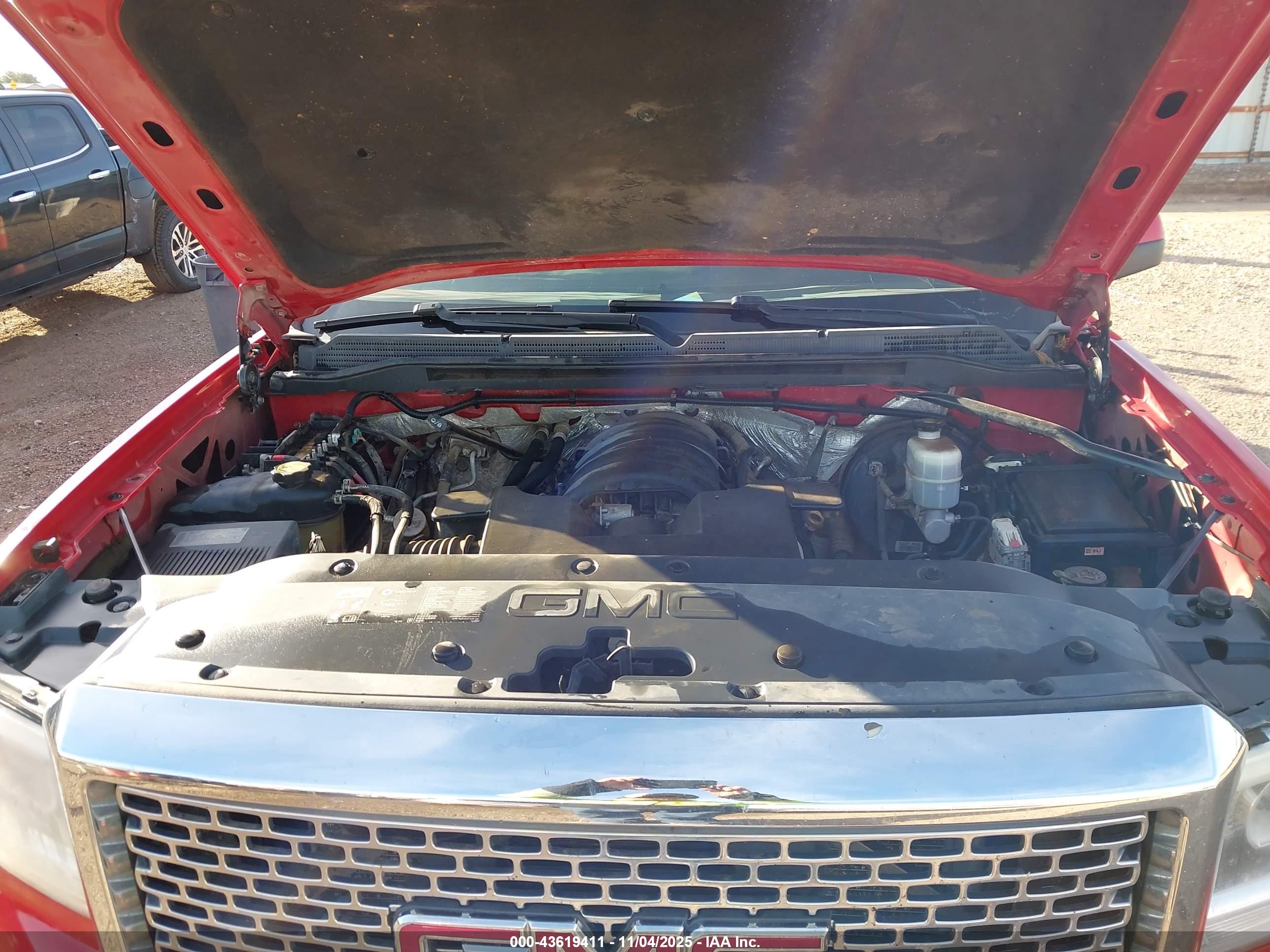 GMC SIERRA image 10