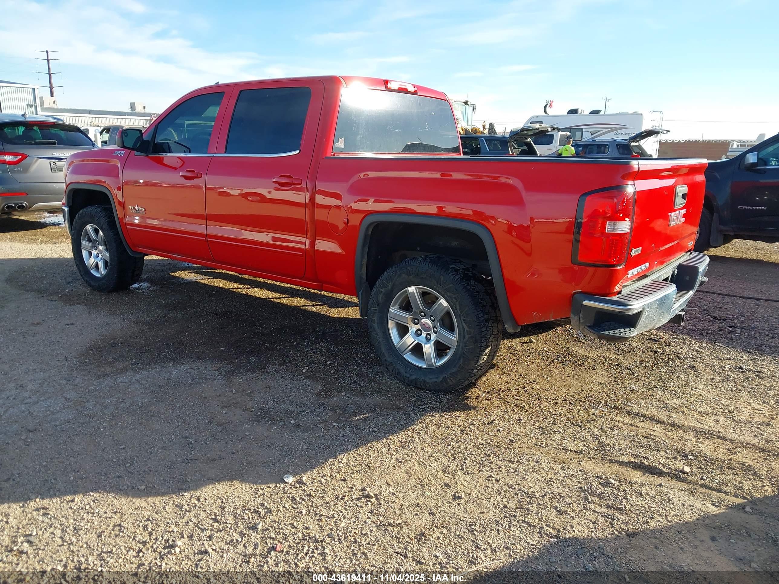 GMC SIERRA image 3