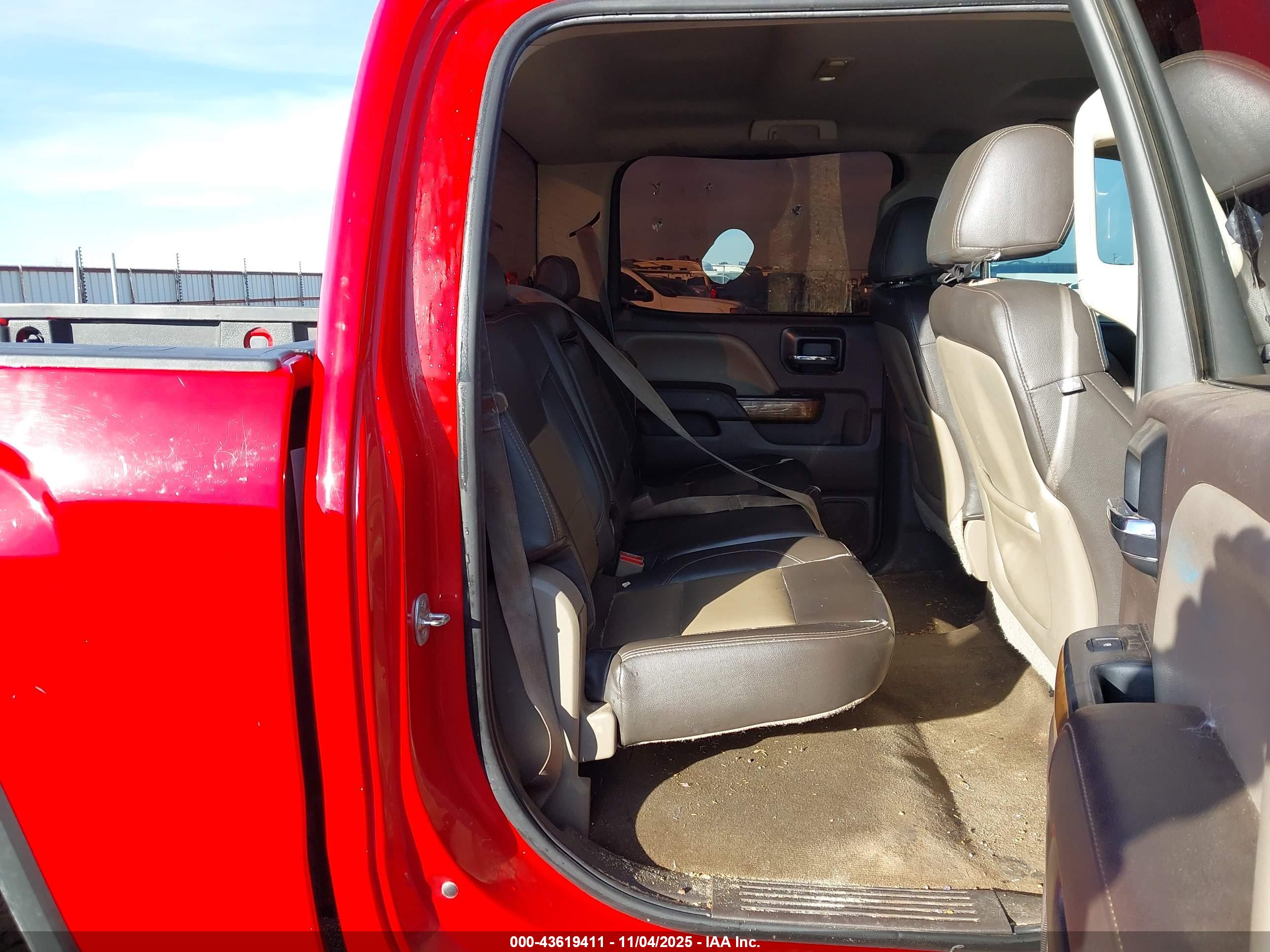 GMC SIERRA image 8