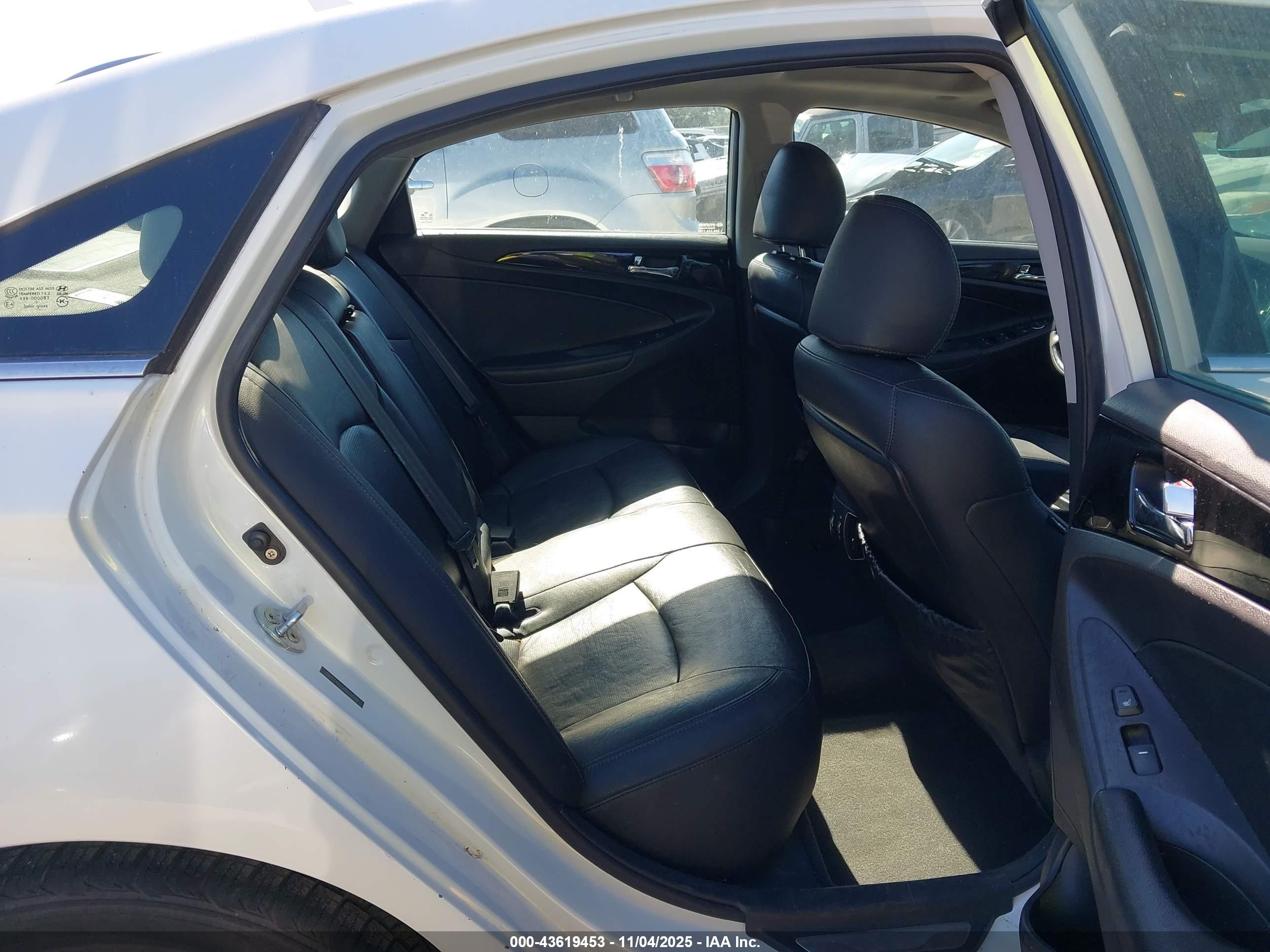 HYUNDAI SONATA image 8