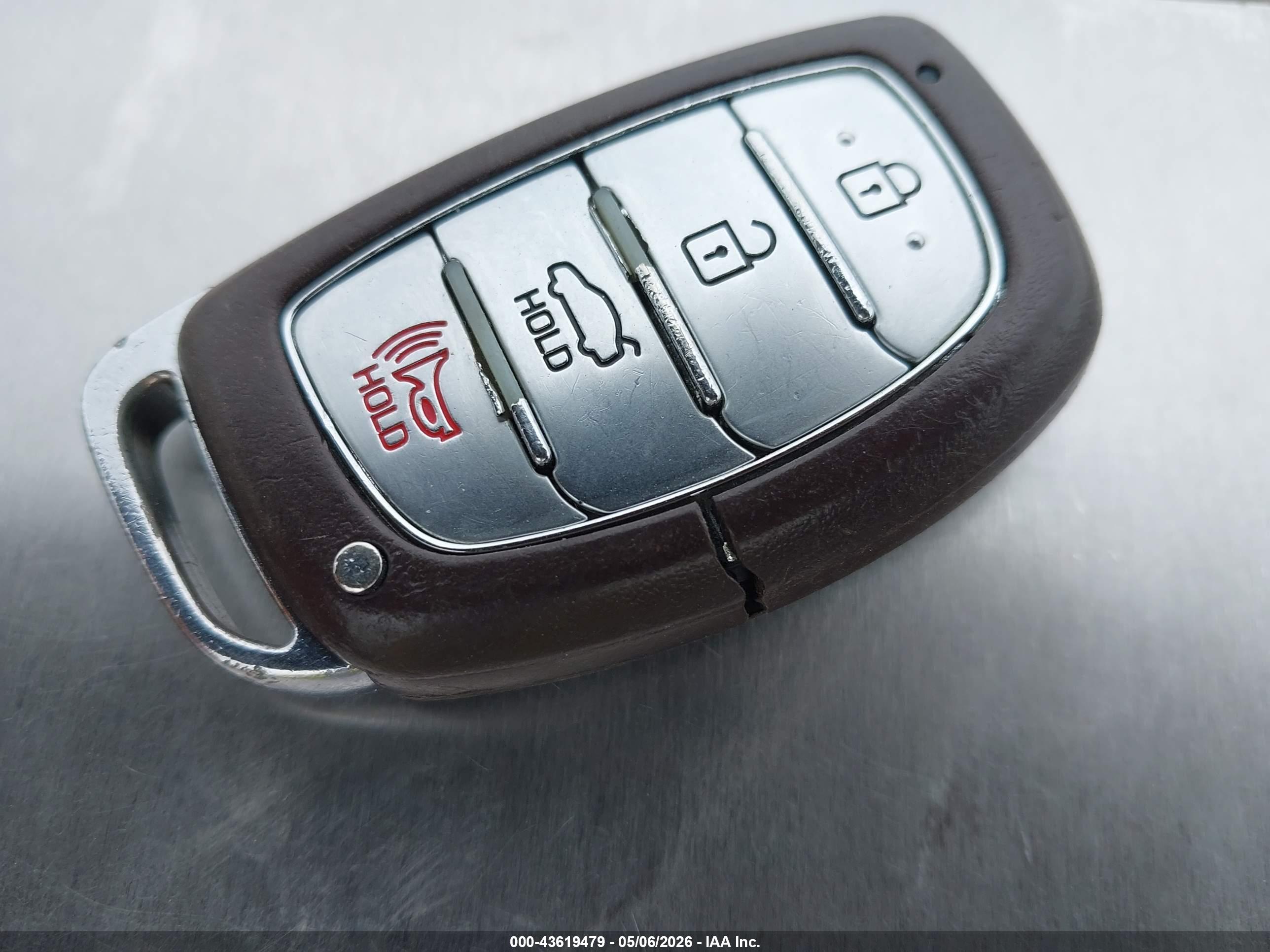 HYUNDAI ELANTRA image 11