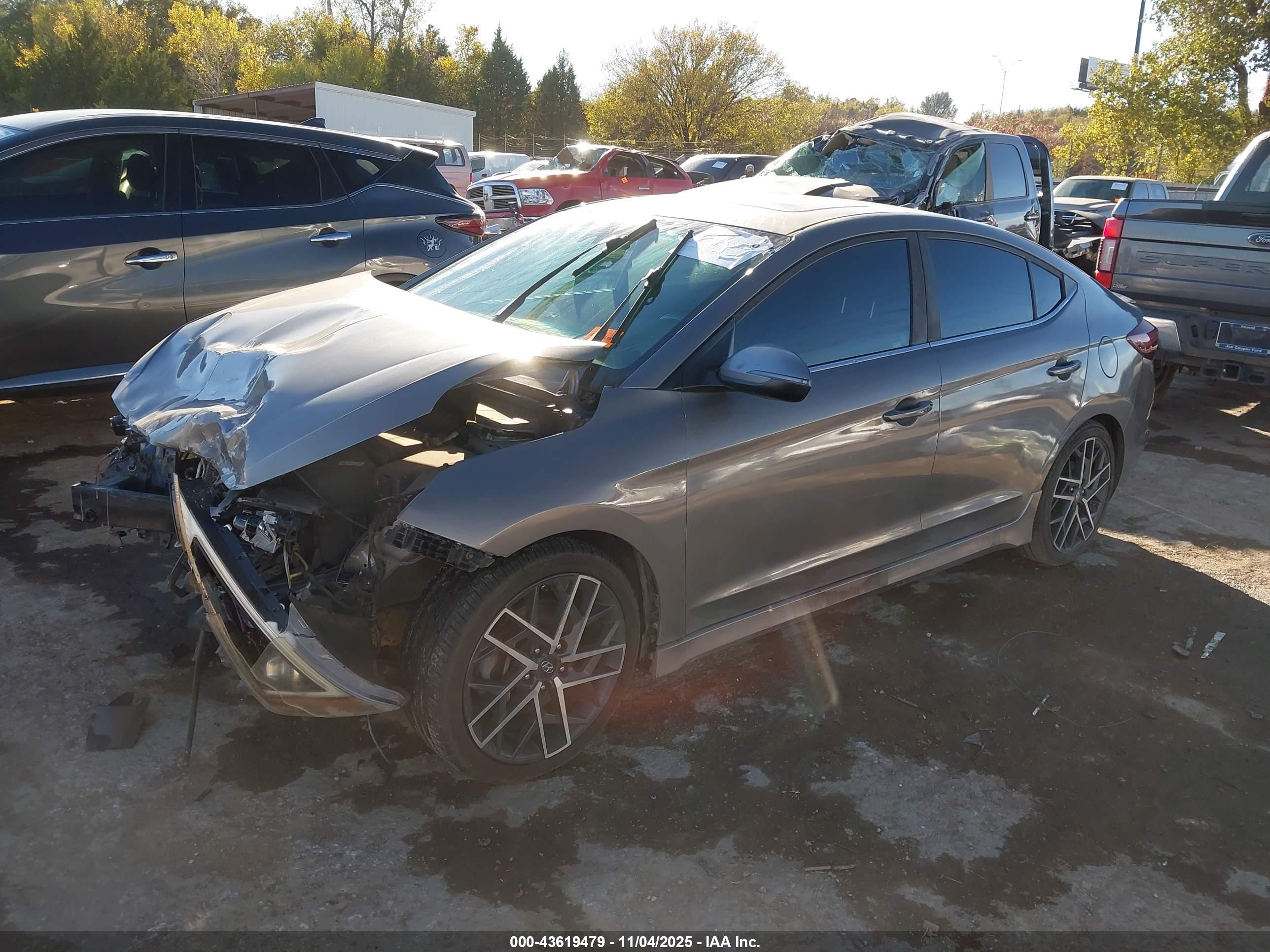 HYUNDAI ELANTRA image 2