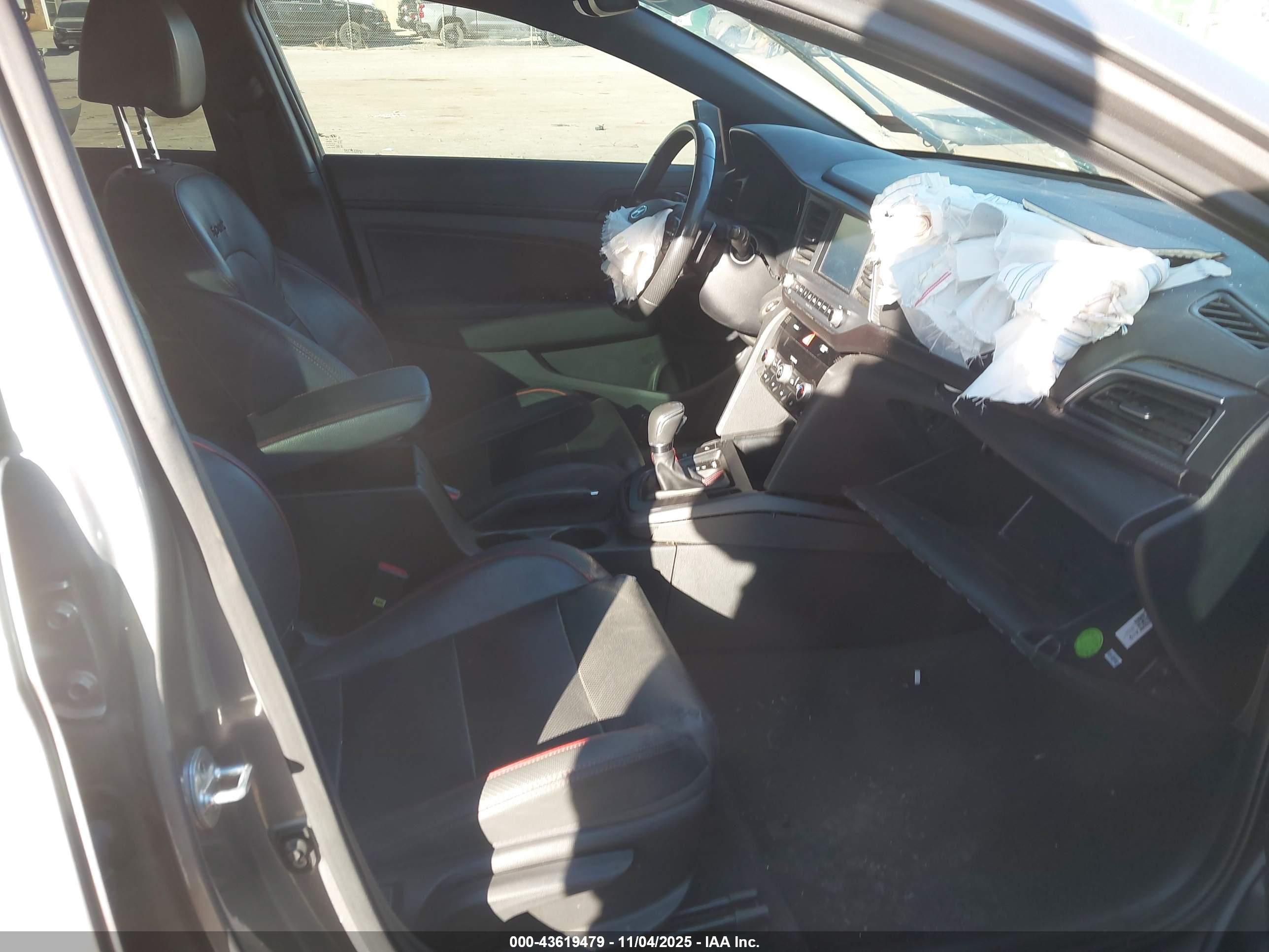 HYUNDAI ELANTRA image 5