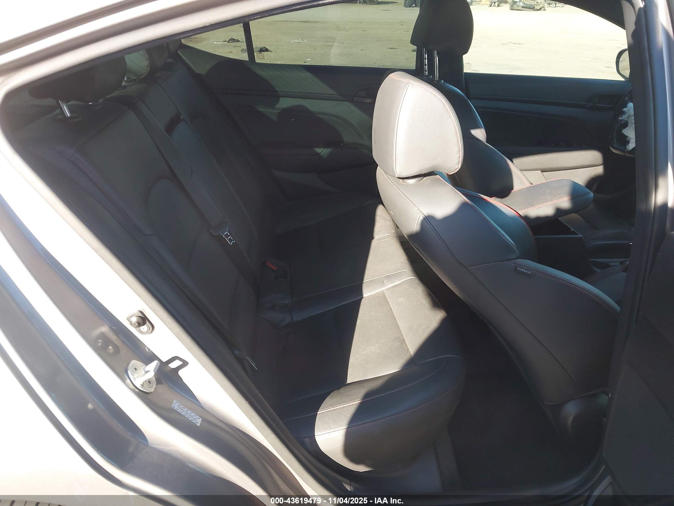 HYUNDAI ELANTRA image 8