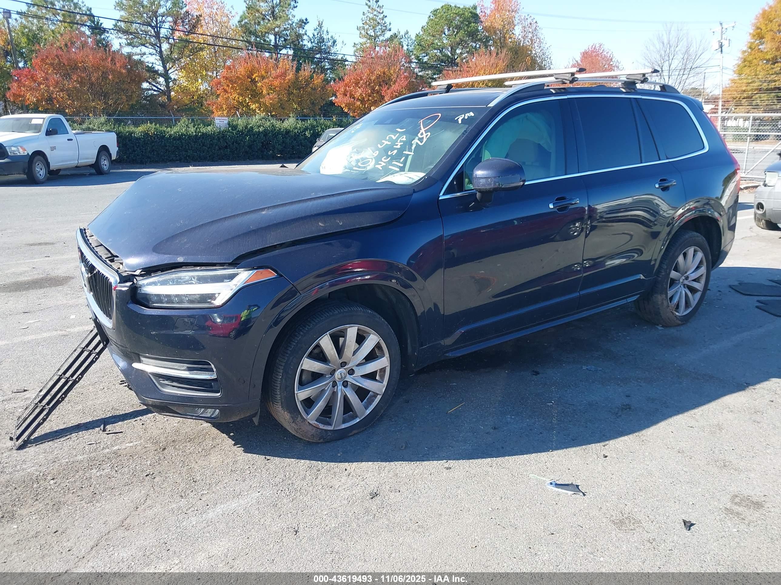 VOLVO XC90 image 2