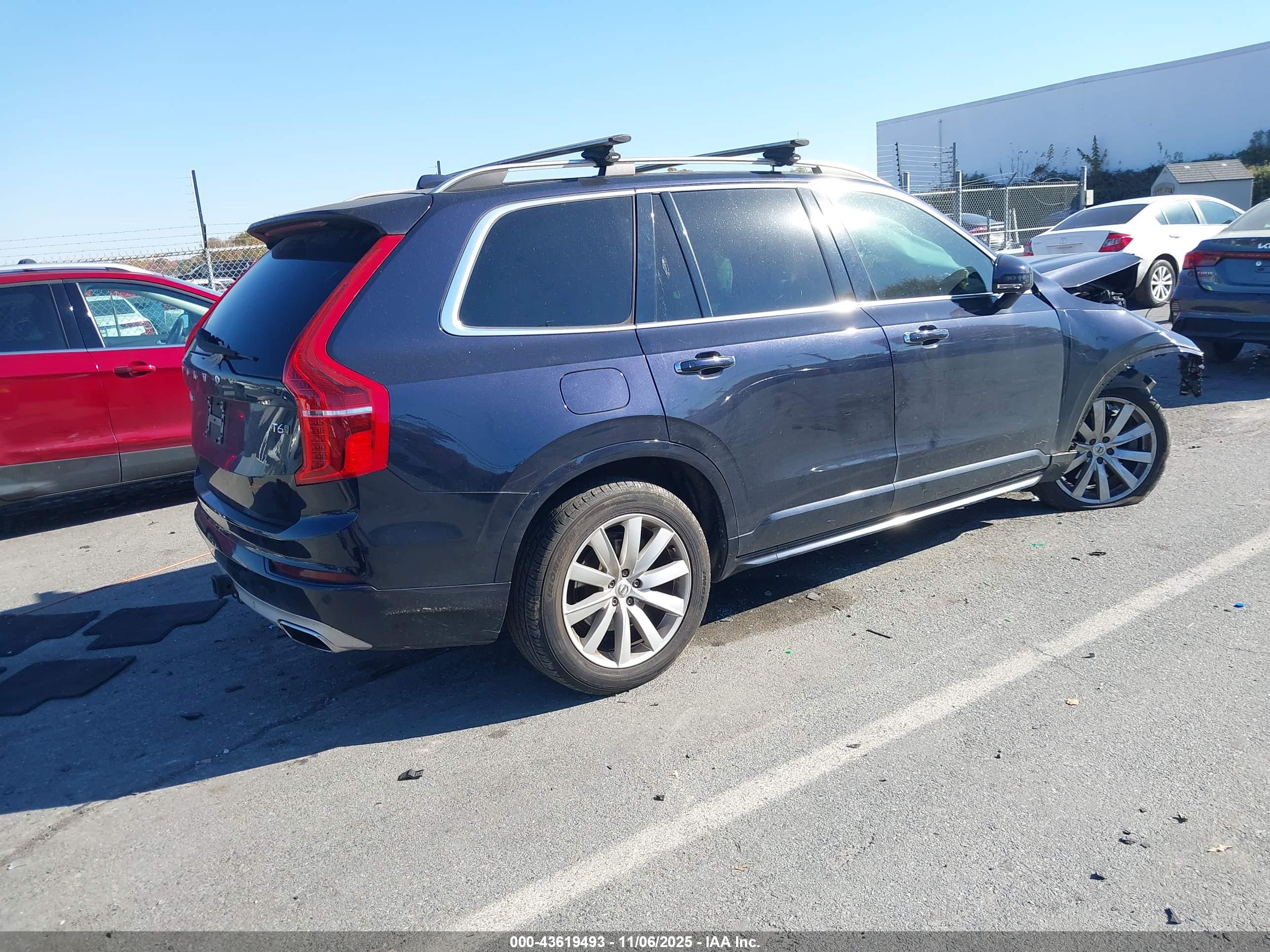VOLVO XC90 image 4