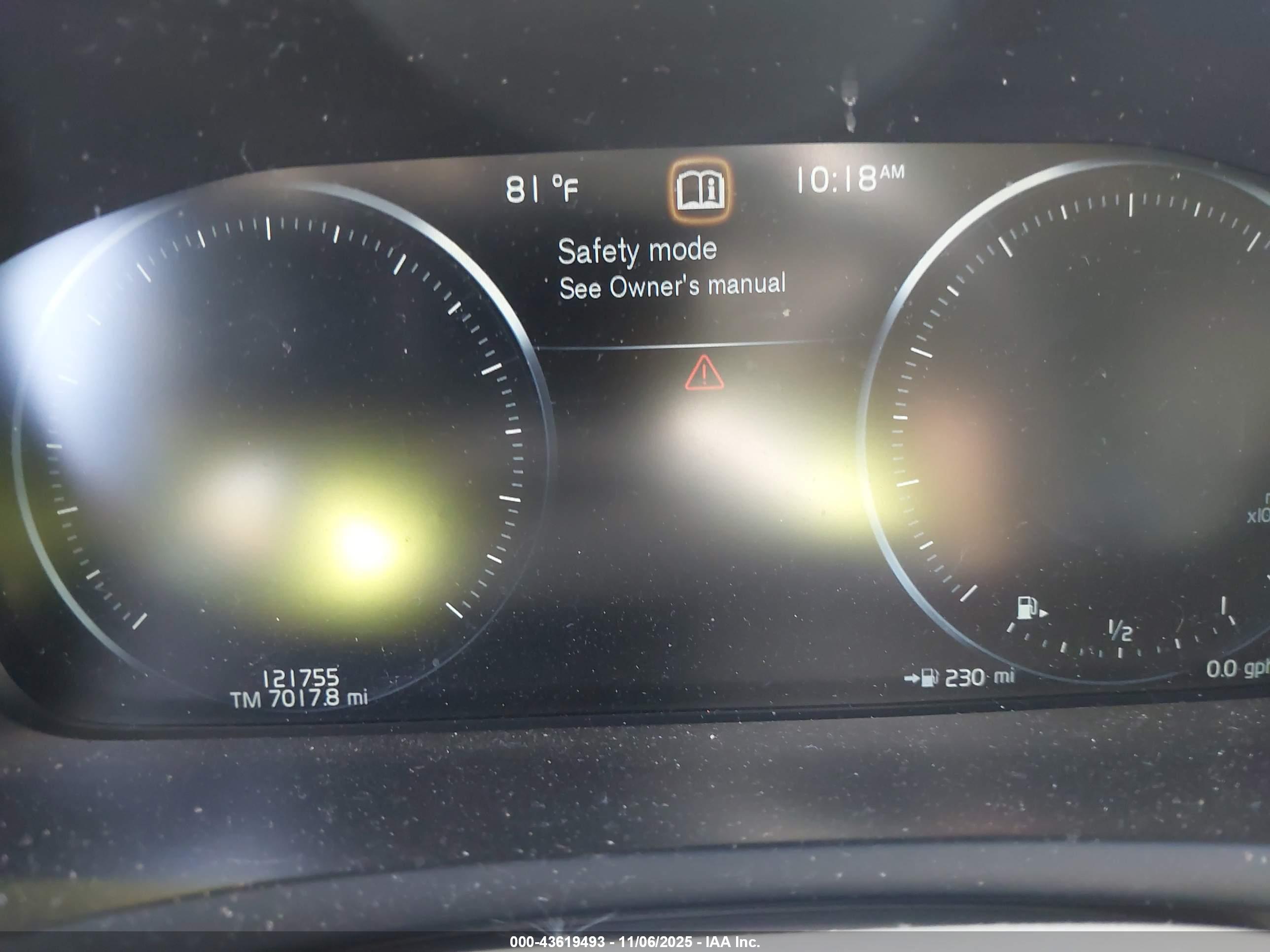 VOLVO XC90 image 7