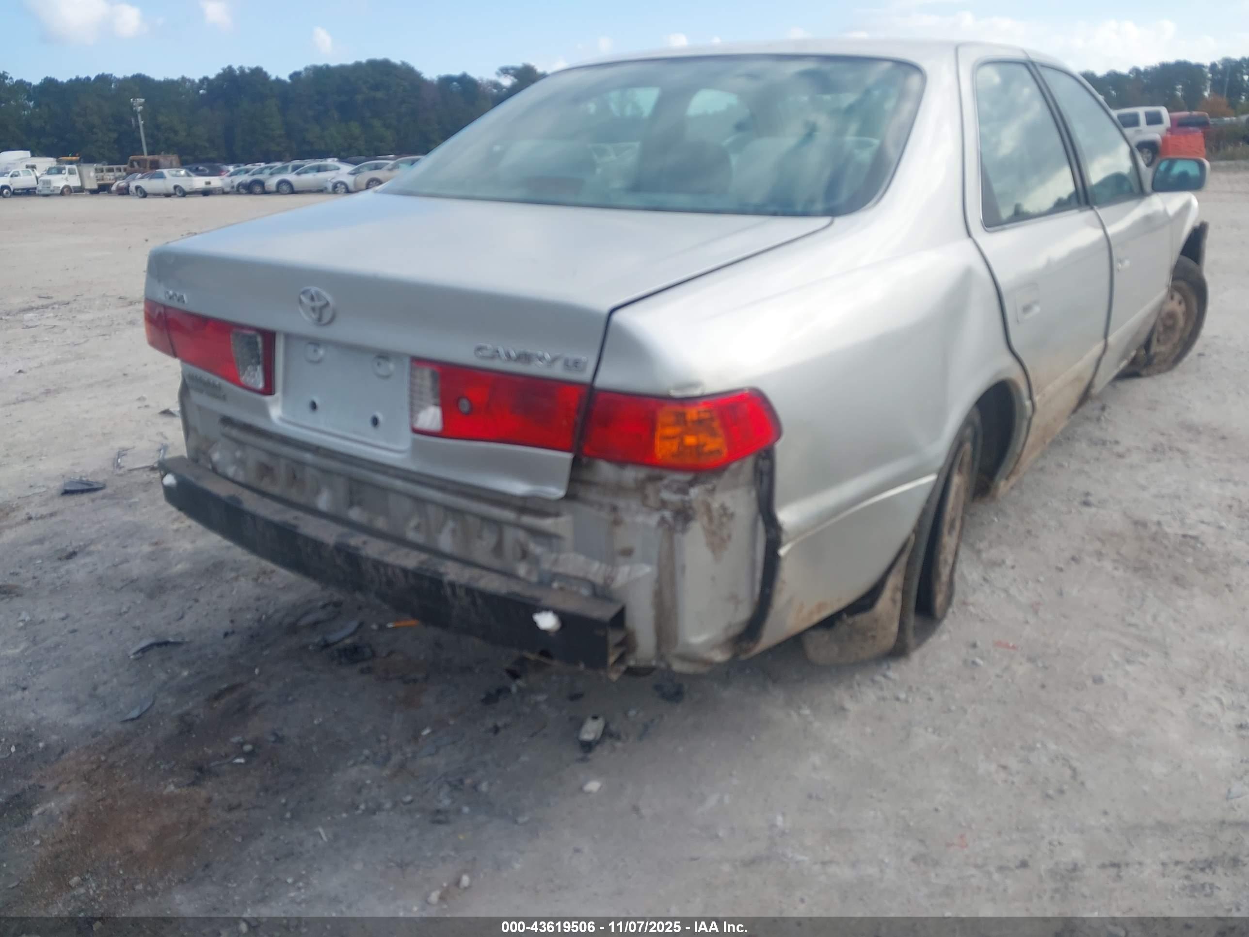 TOYOTA CAMRY image 6