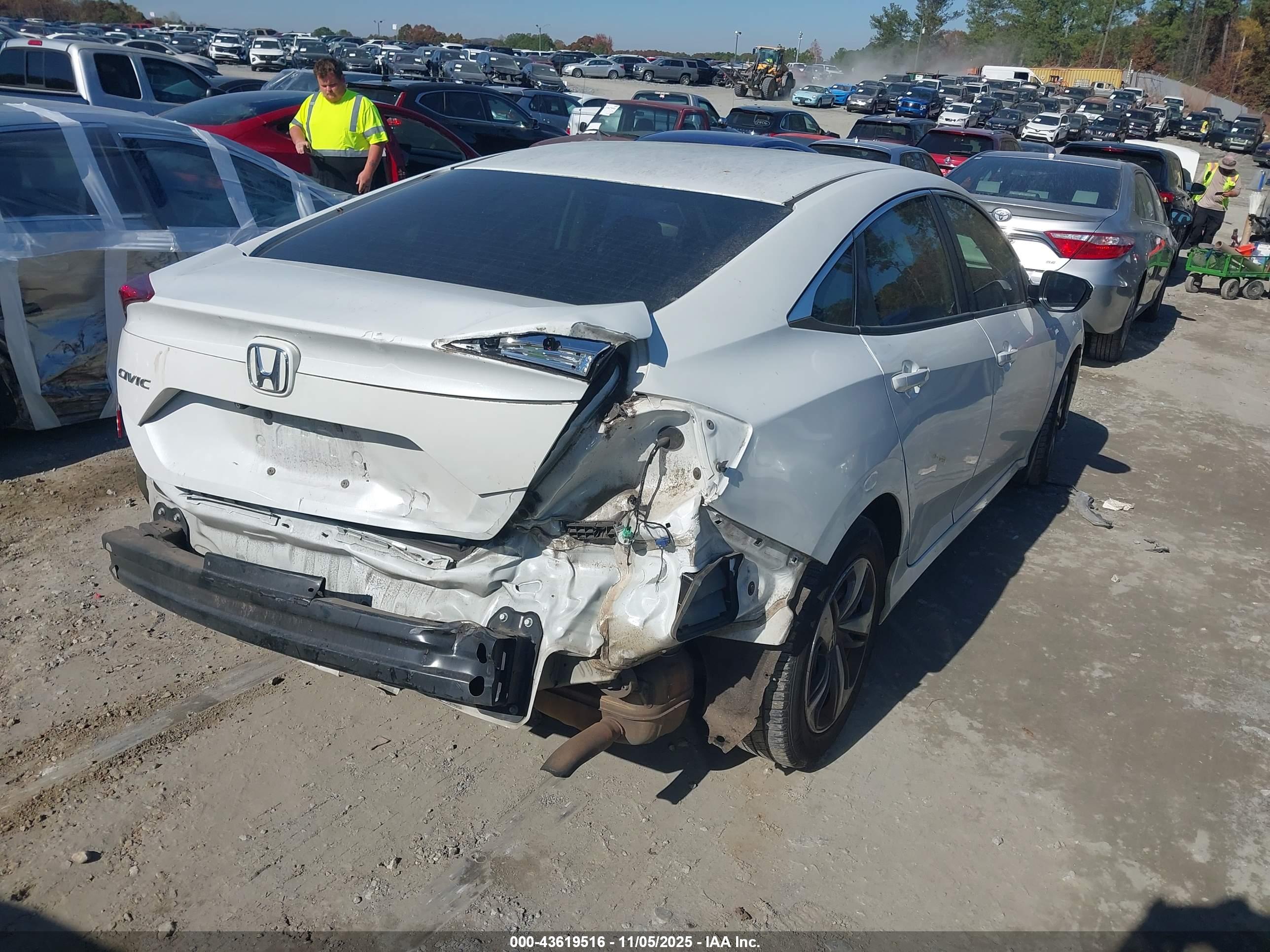 HONDA CIVIC image 4