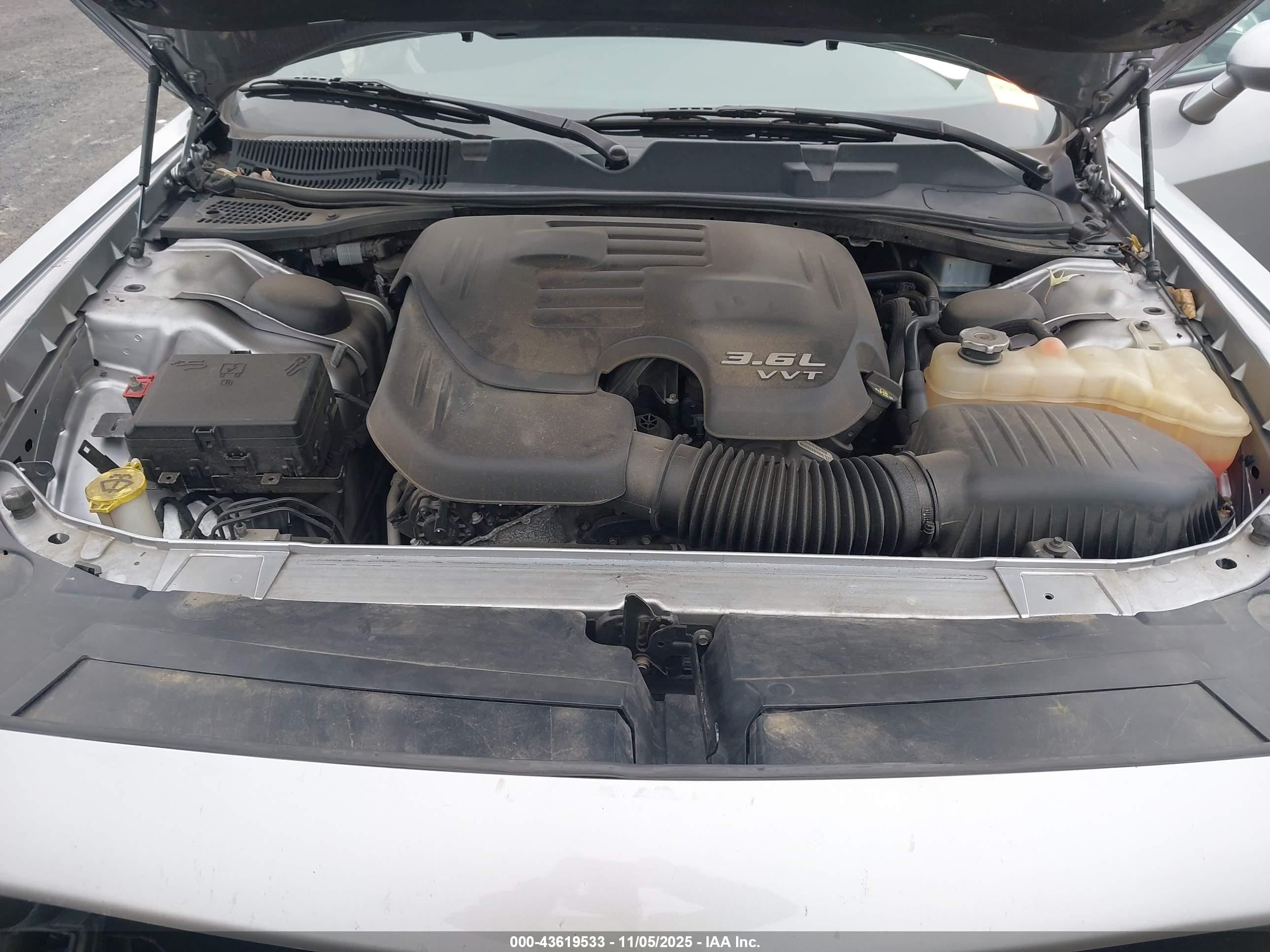 DODGE CHALLENGER image 10