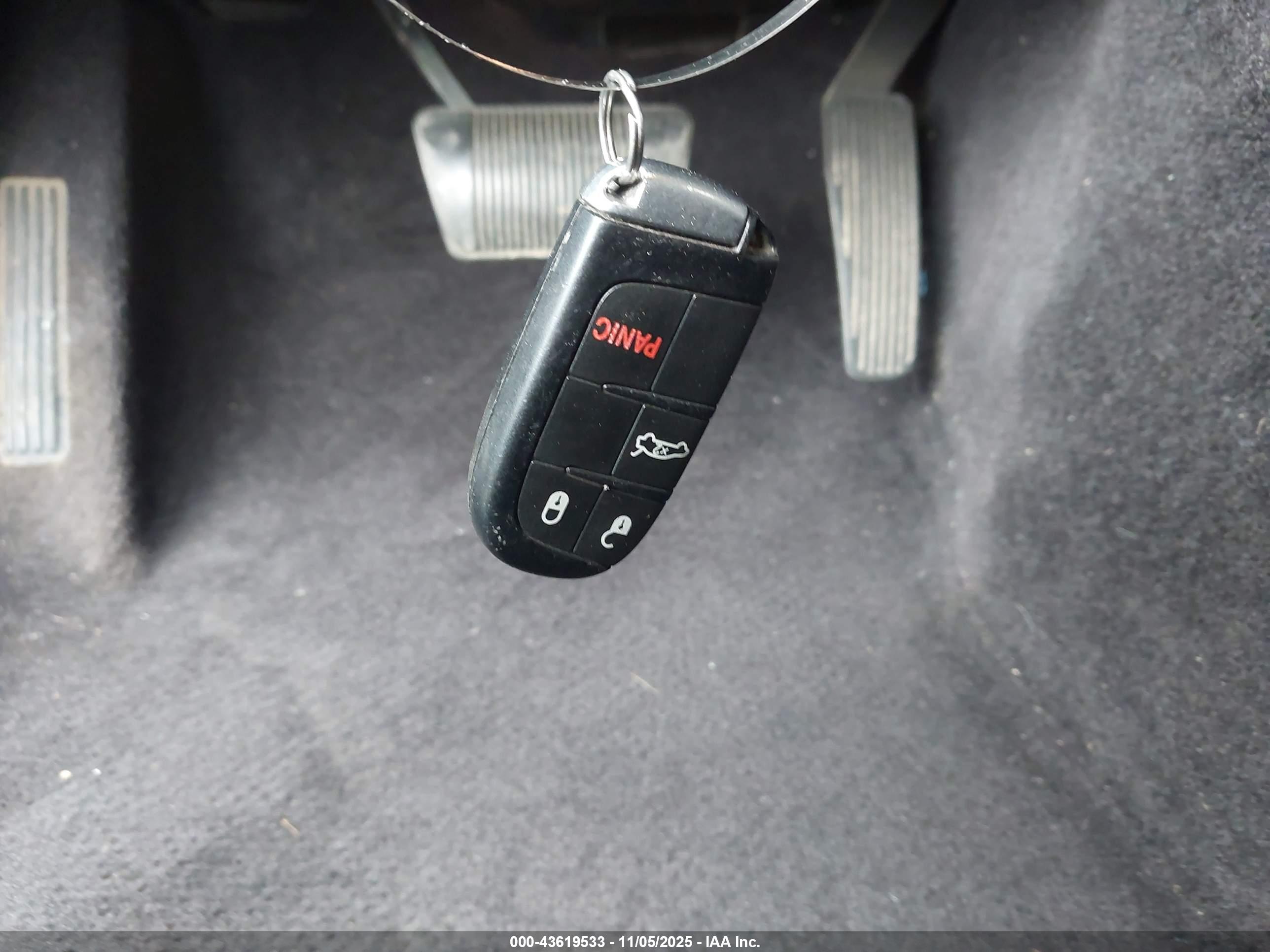 DODGE CHALLENGER image 11