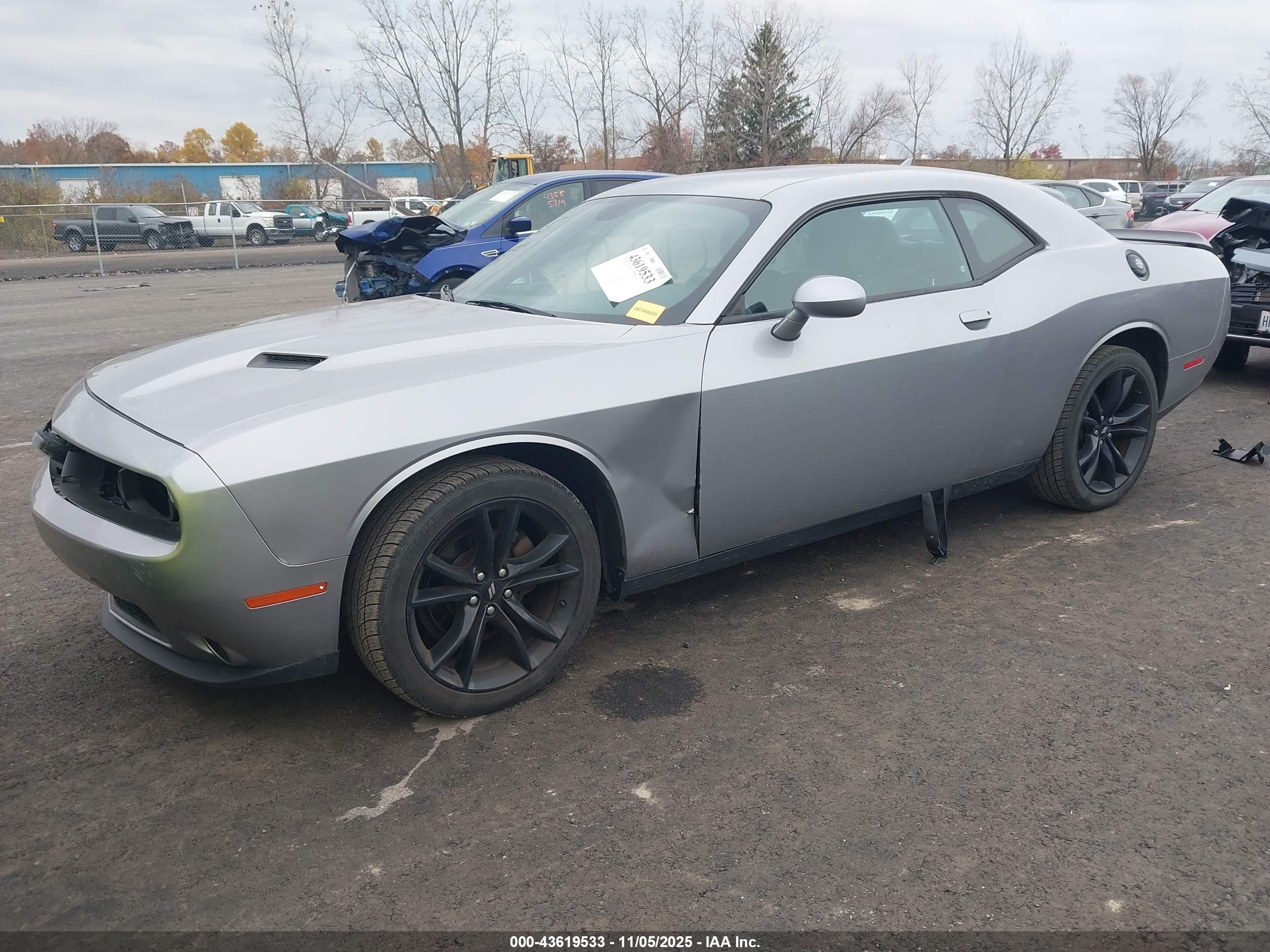 DODGE CHALLENGER image 2