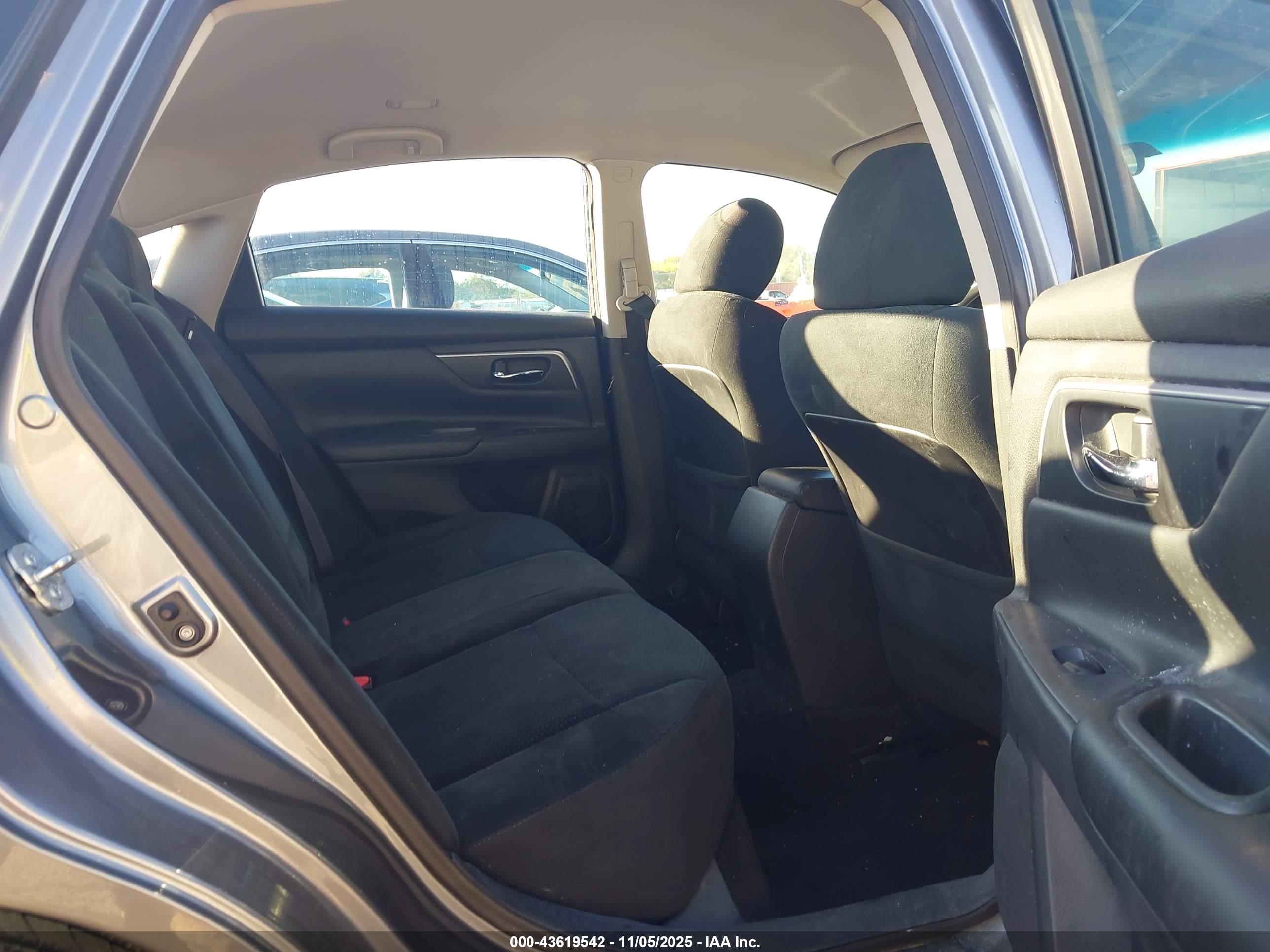 NISSAN ALTIMA image 8