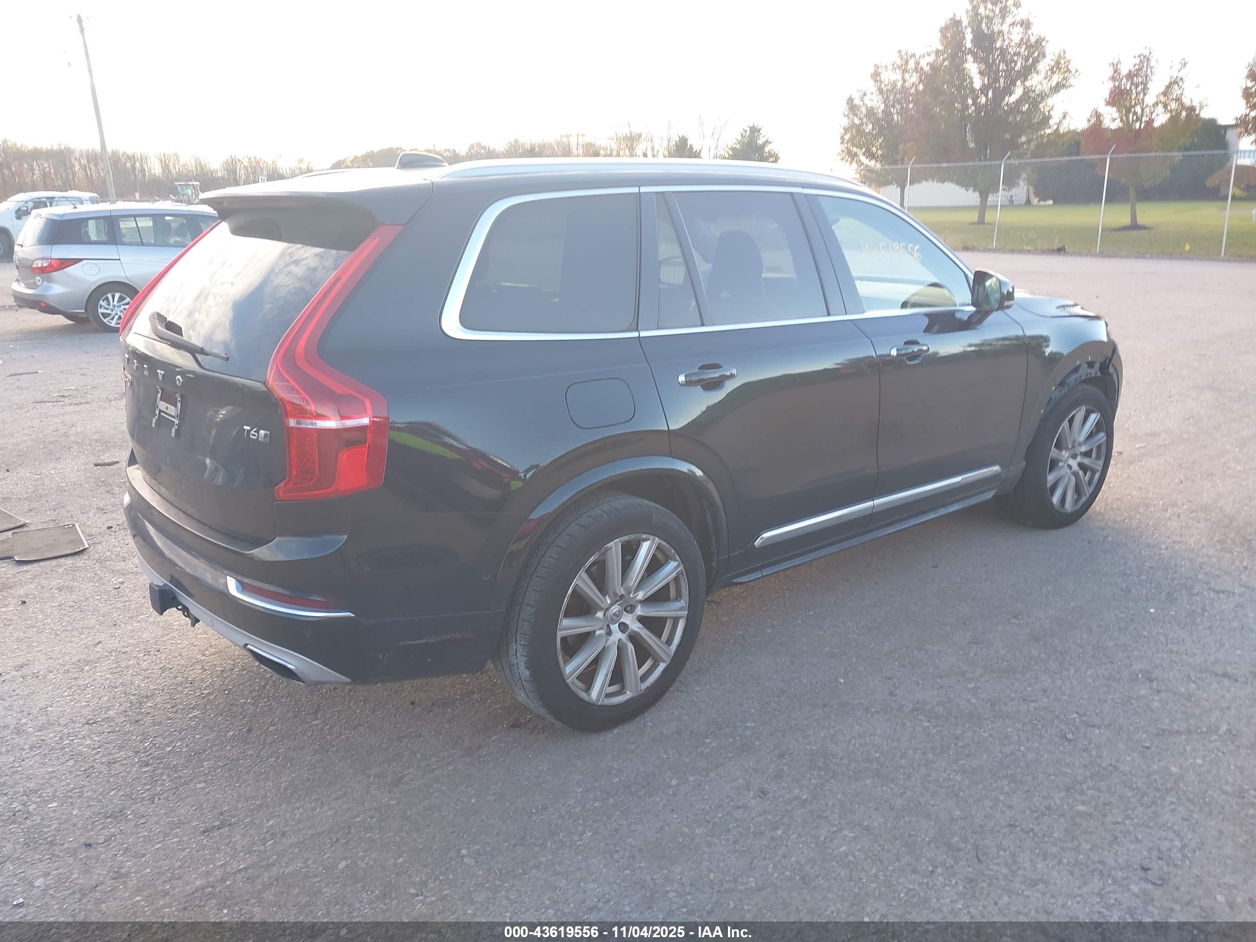 VOLVO XC90 image 4