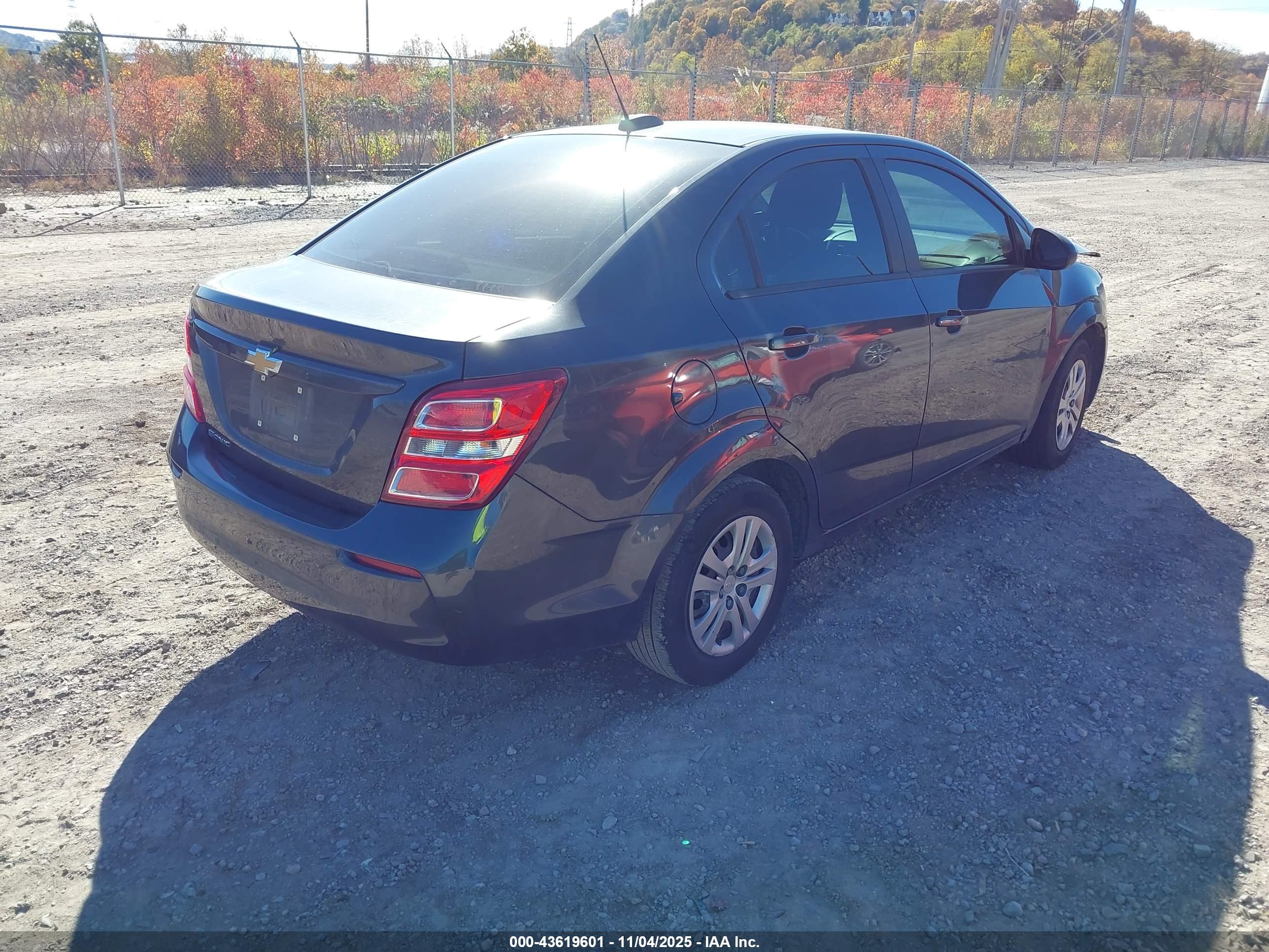 CHEVROLET SONIC image 4