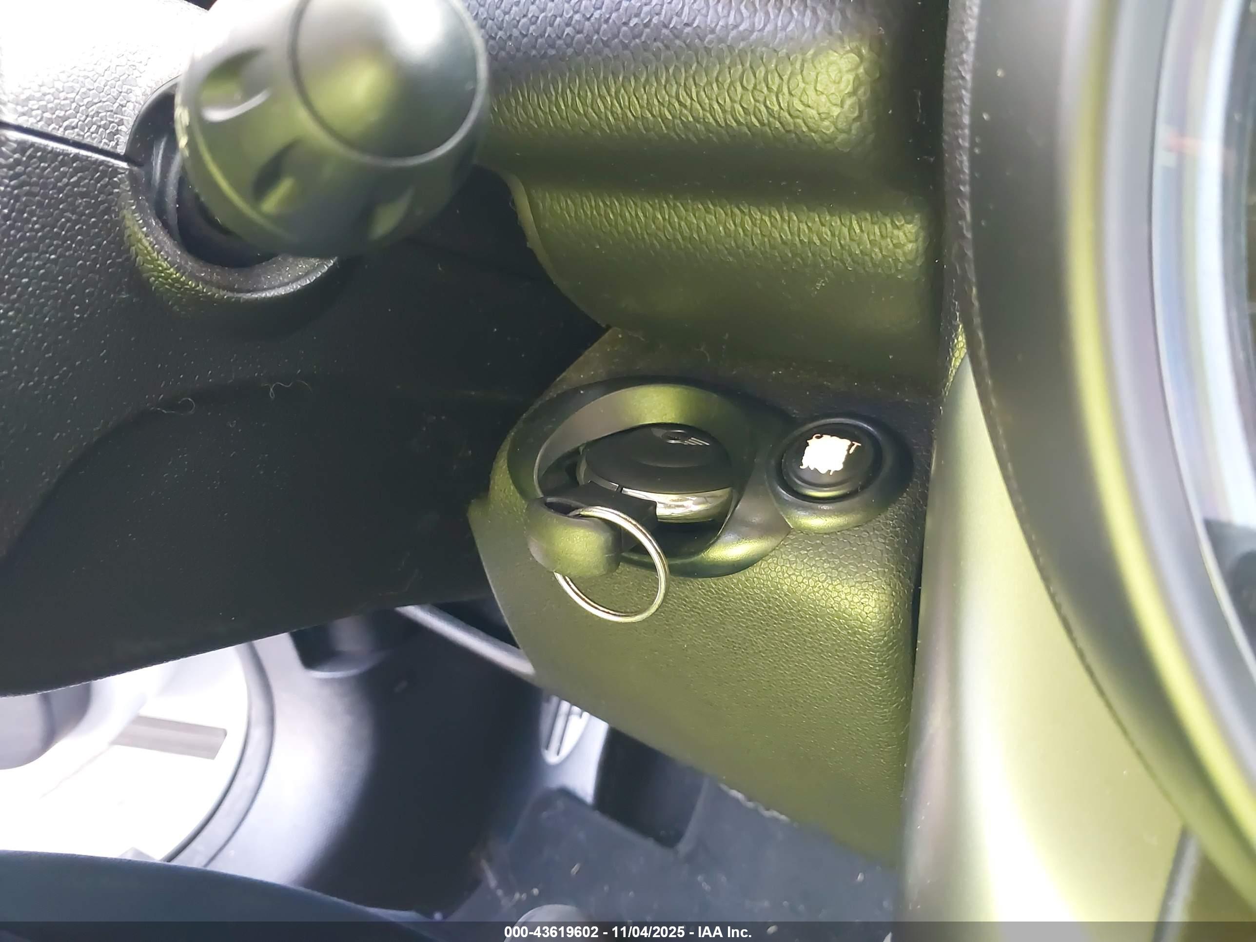 MINI COUNTRYMAN image 11