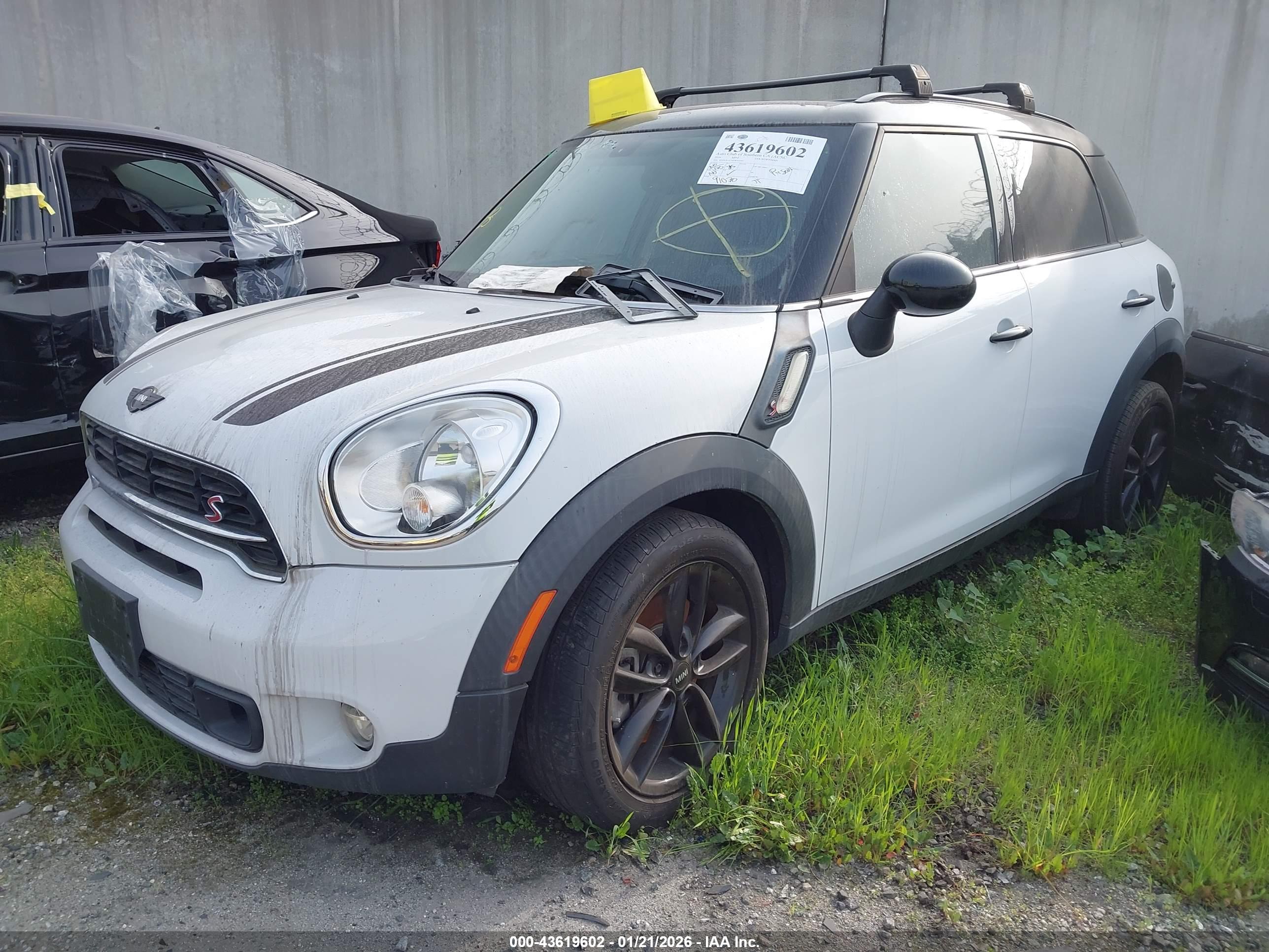 MINI COUNTRYMAN image 2