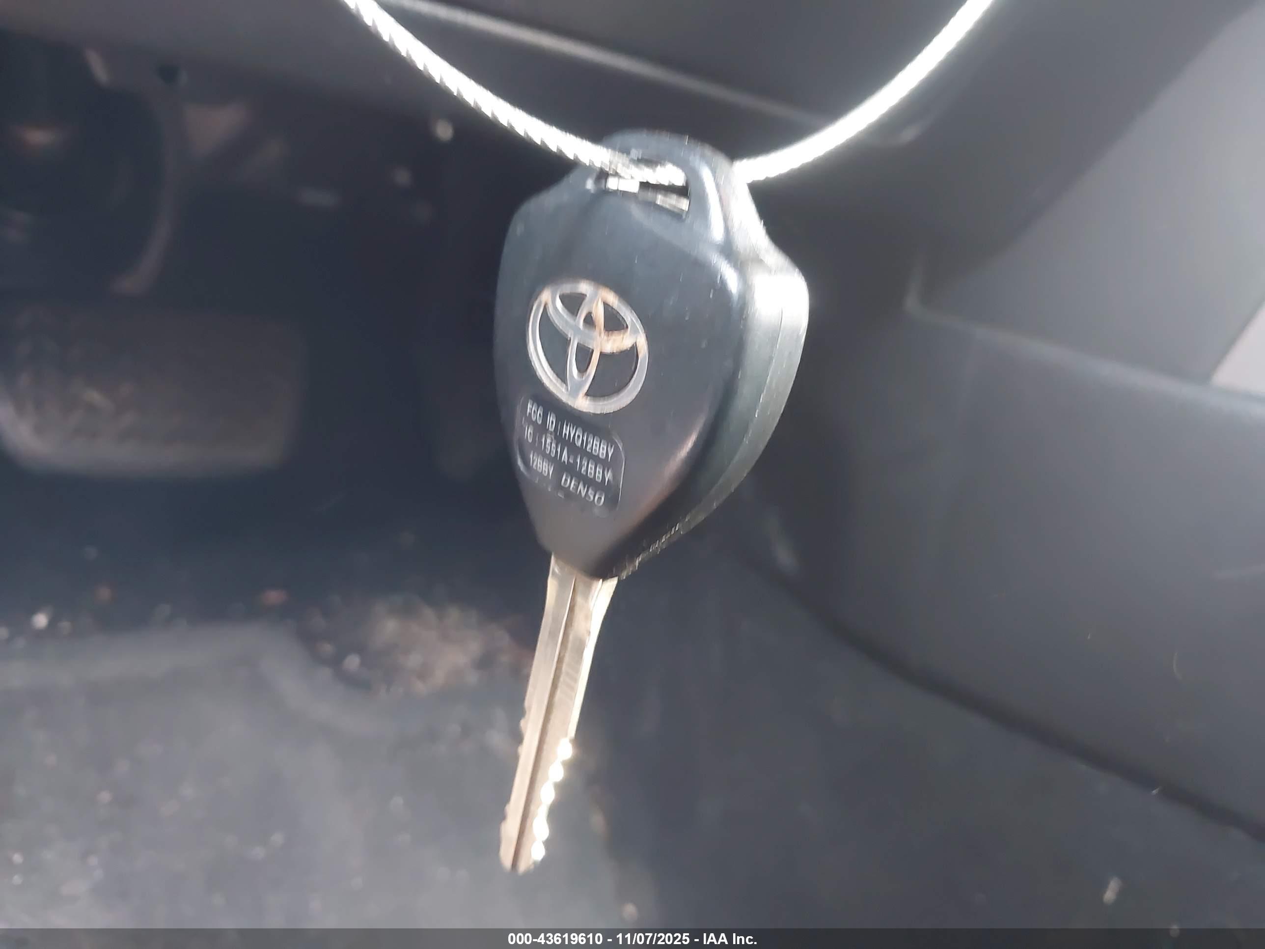 TOYOTA 4RUNNER image 11