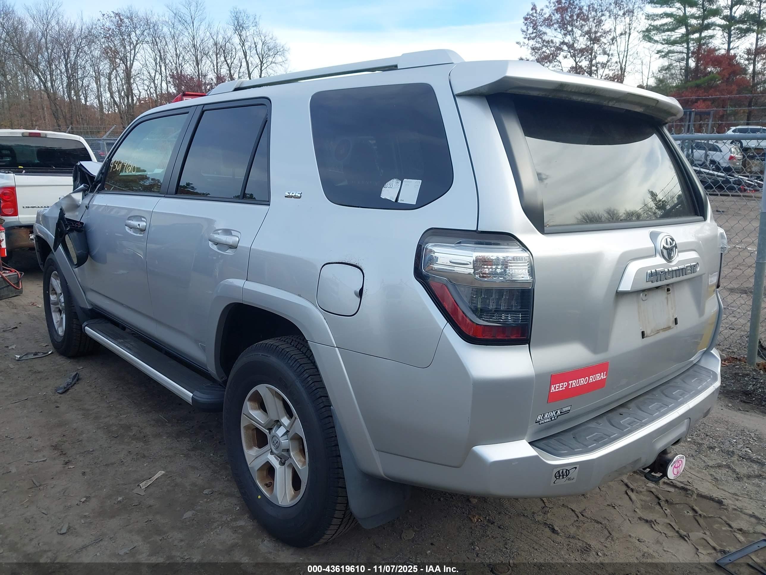 TOYOTA 4RUNNER image 3