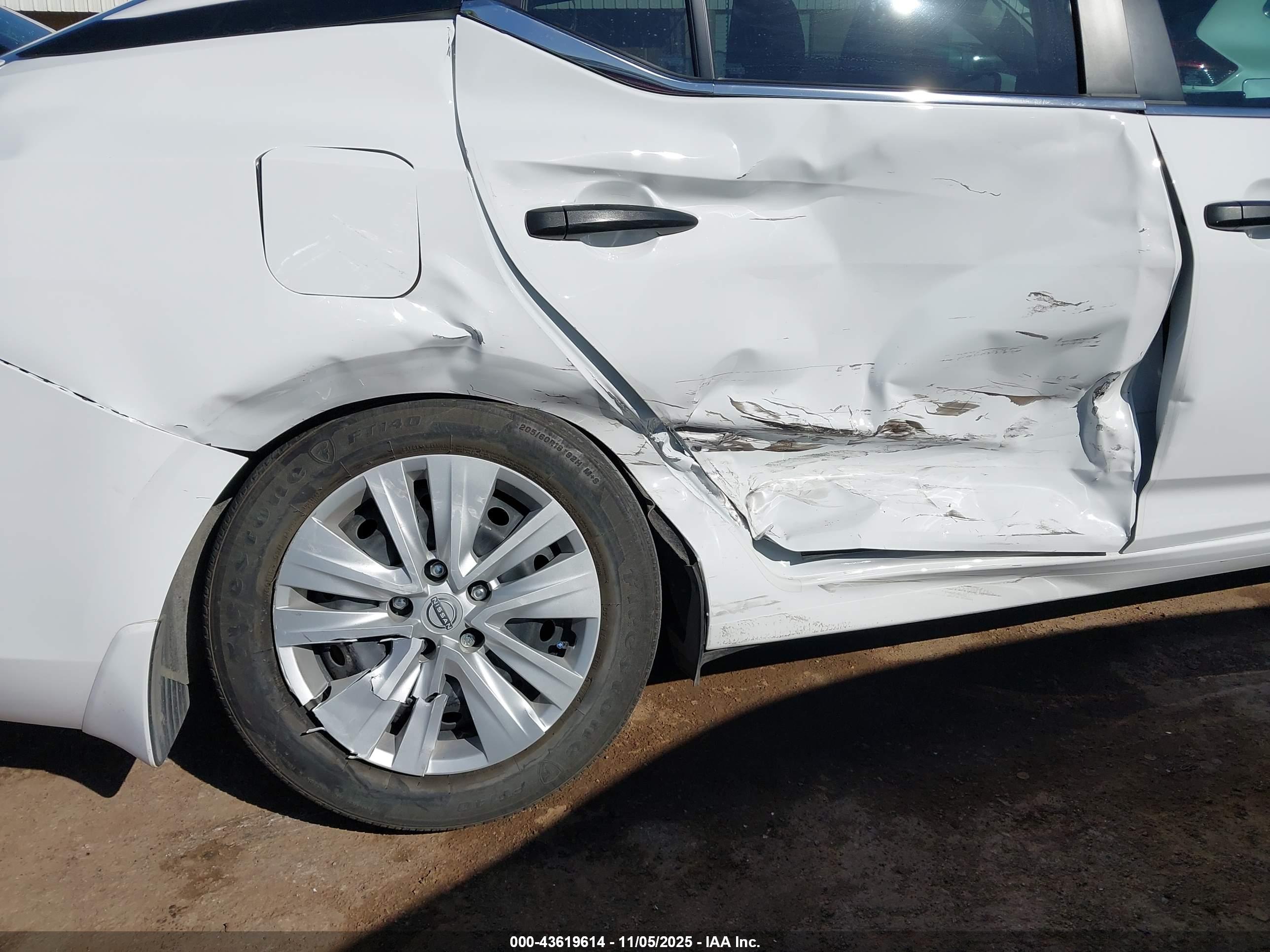 NISSAN SENTRA image 6