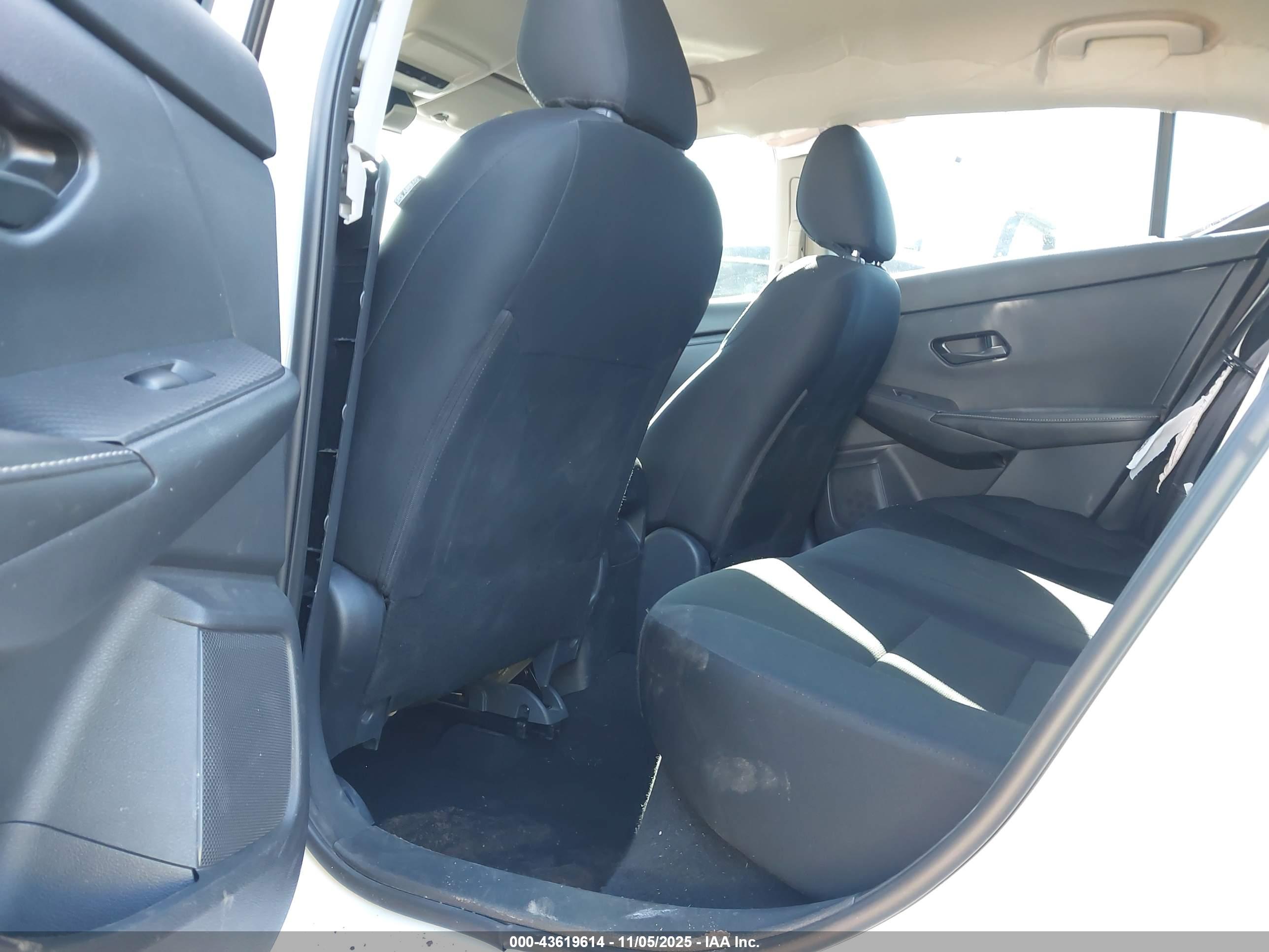 NISSAN SENTRA image 8