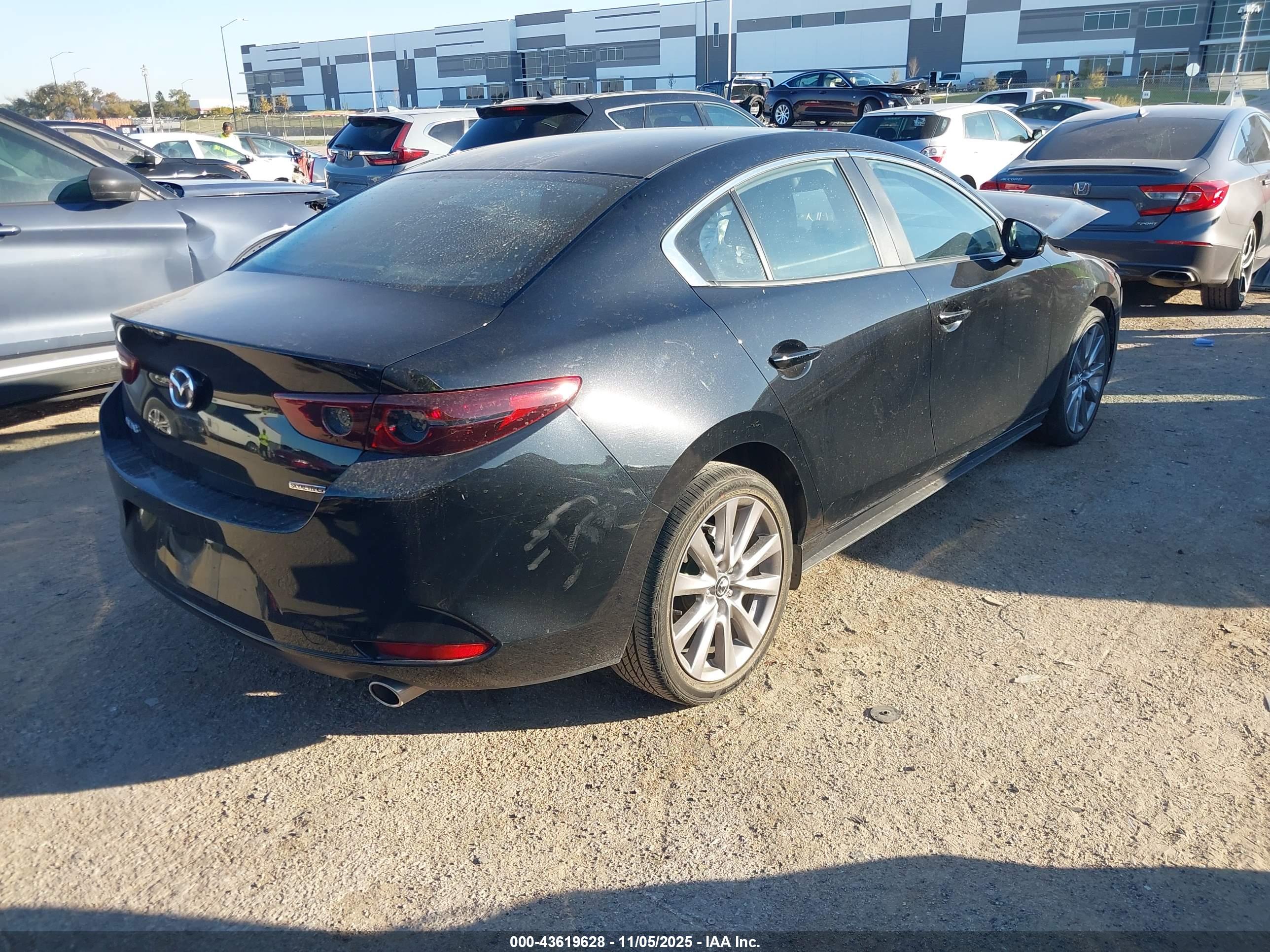 MAZDA MAZDA3 image 4