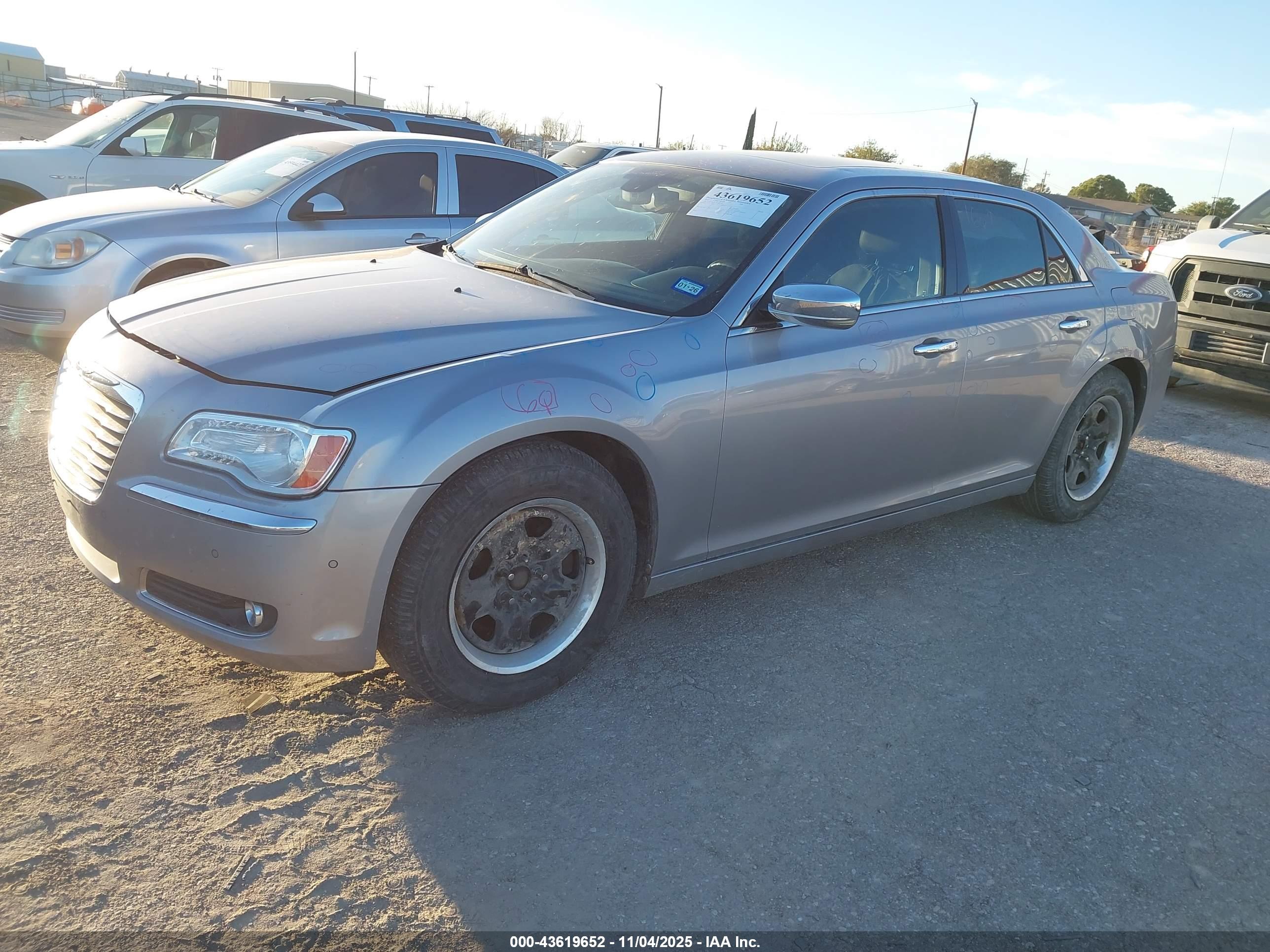 CHRYSLER 300 image 2