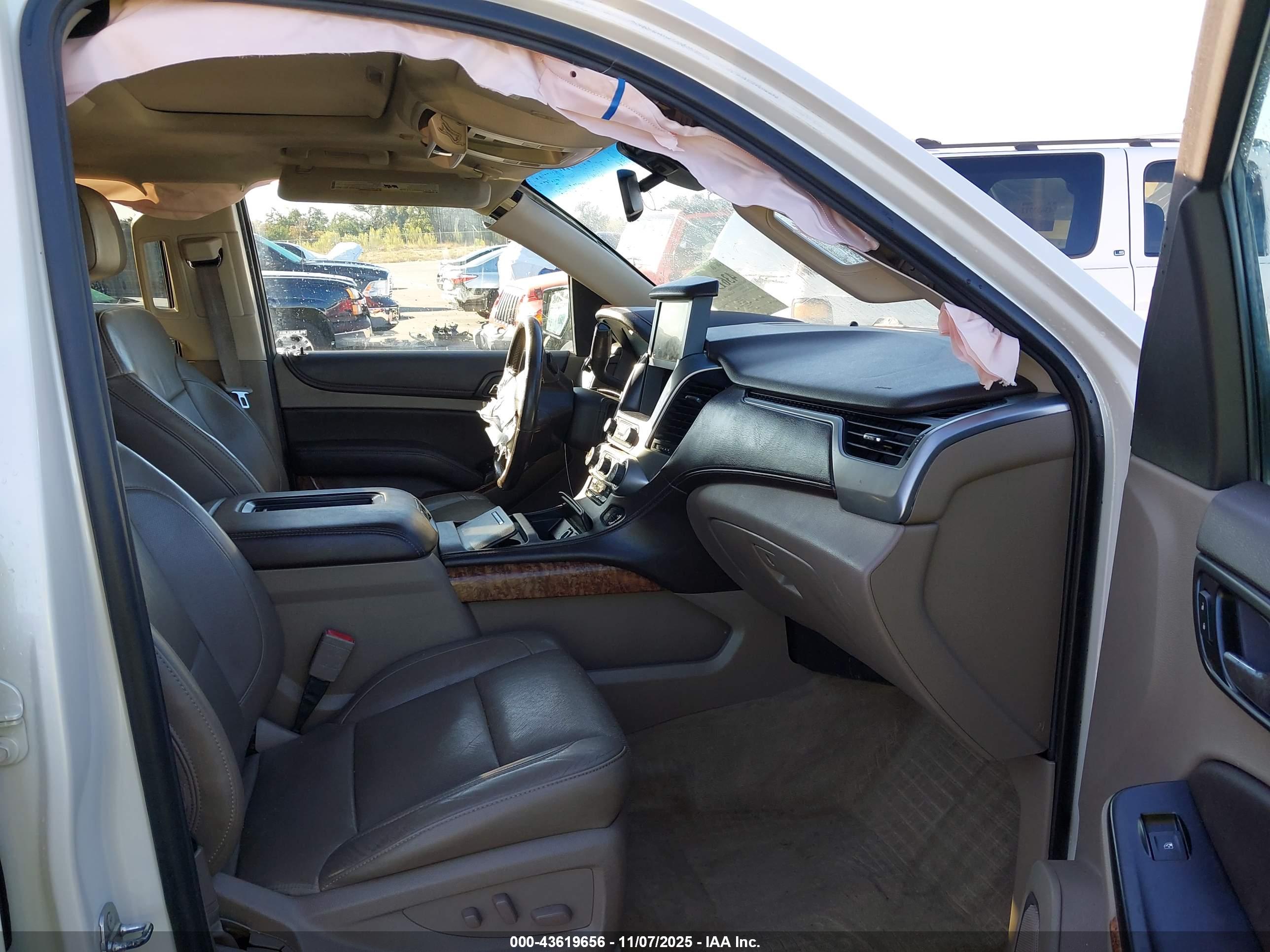 CHEVROLET SUBURBAN image 5