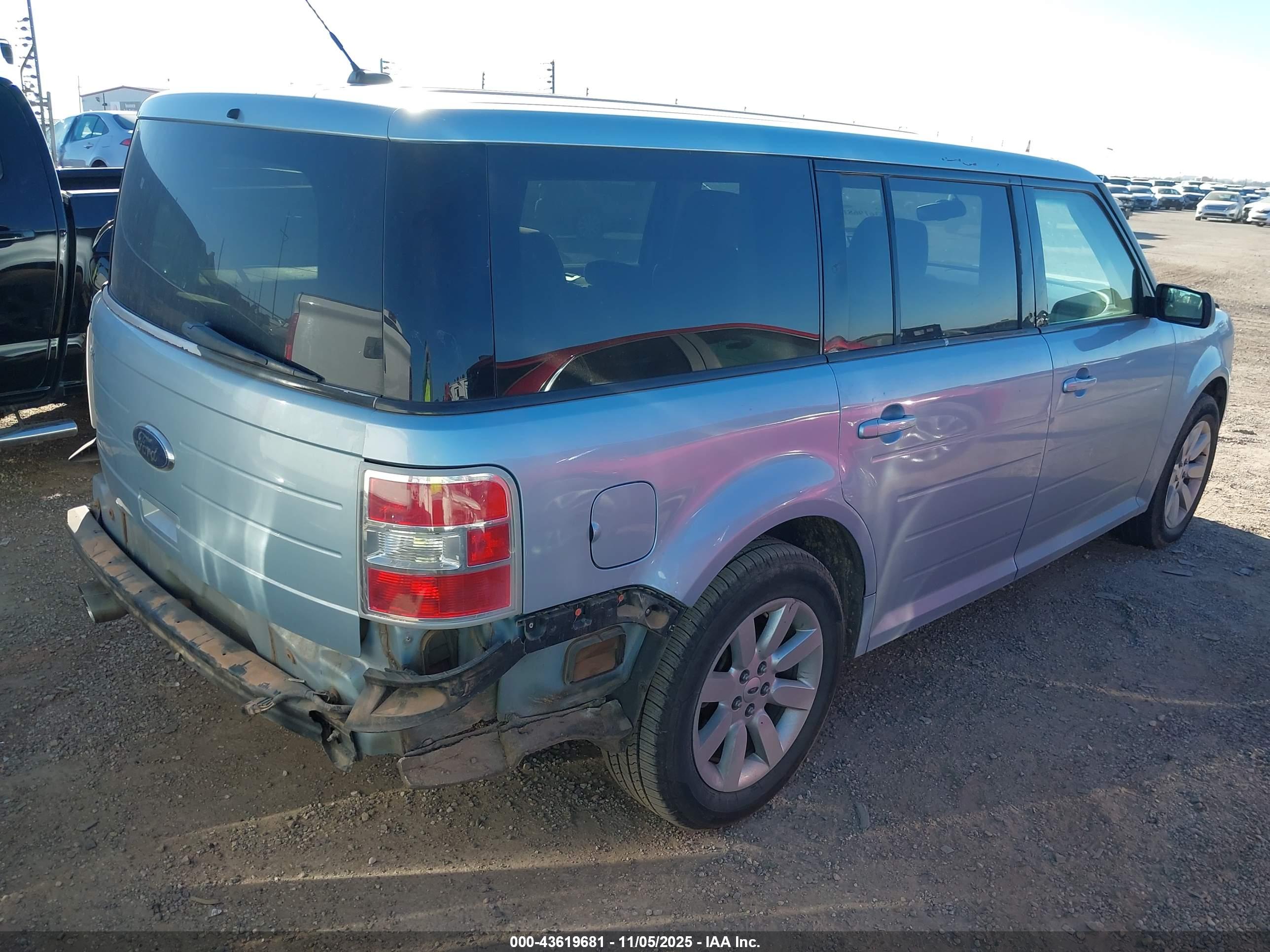 FORD FLEX image 4