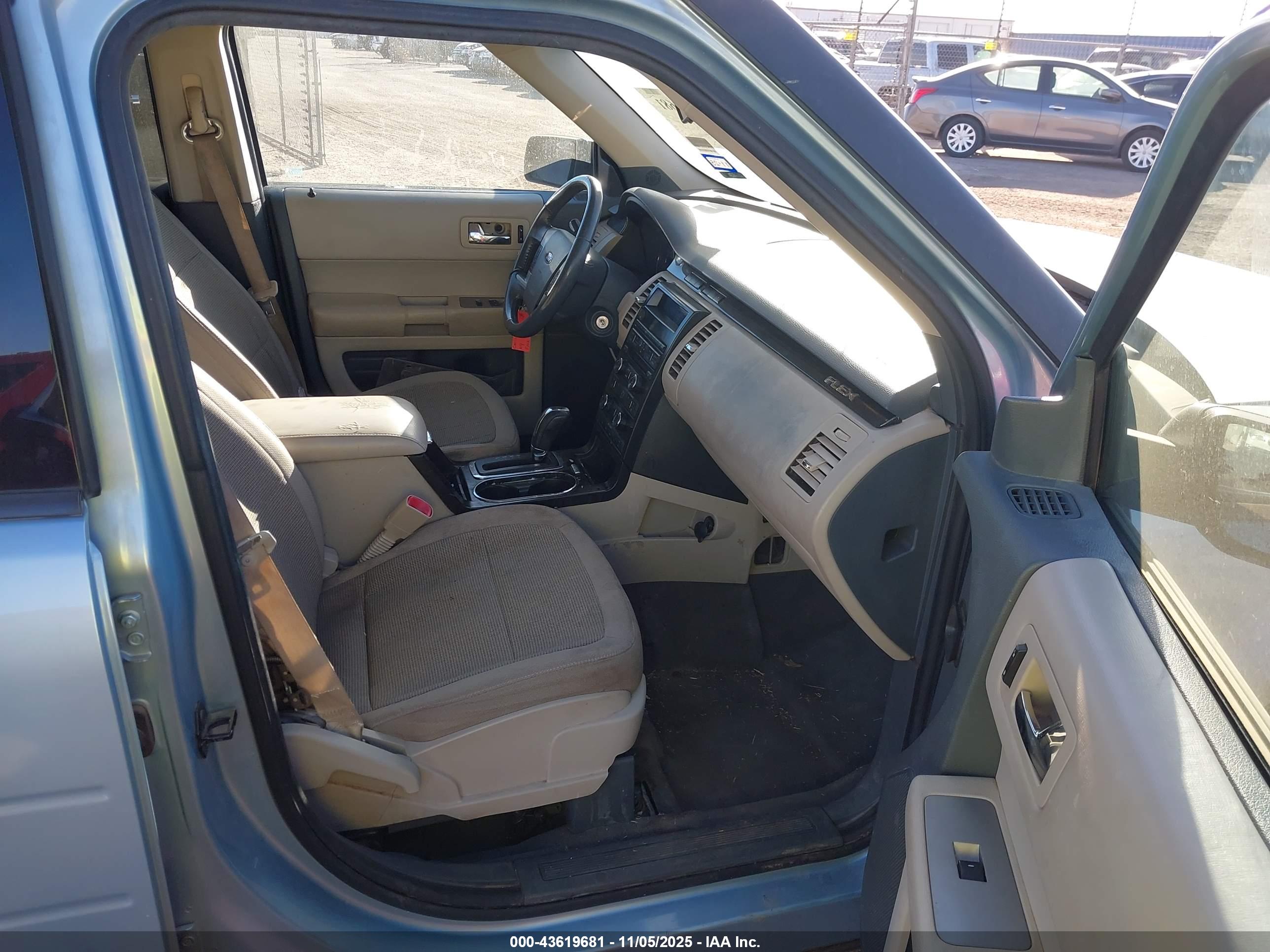 FORD FLEX image 5
