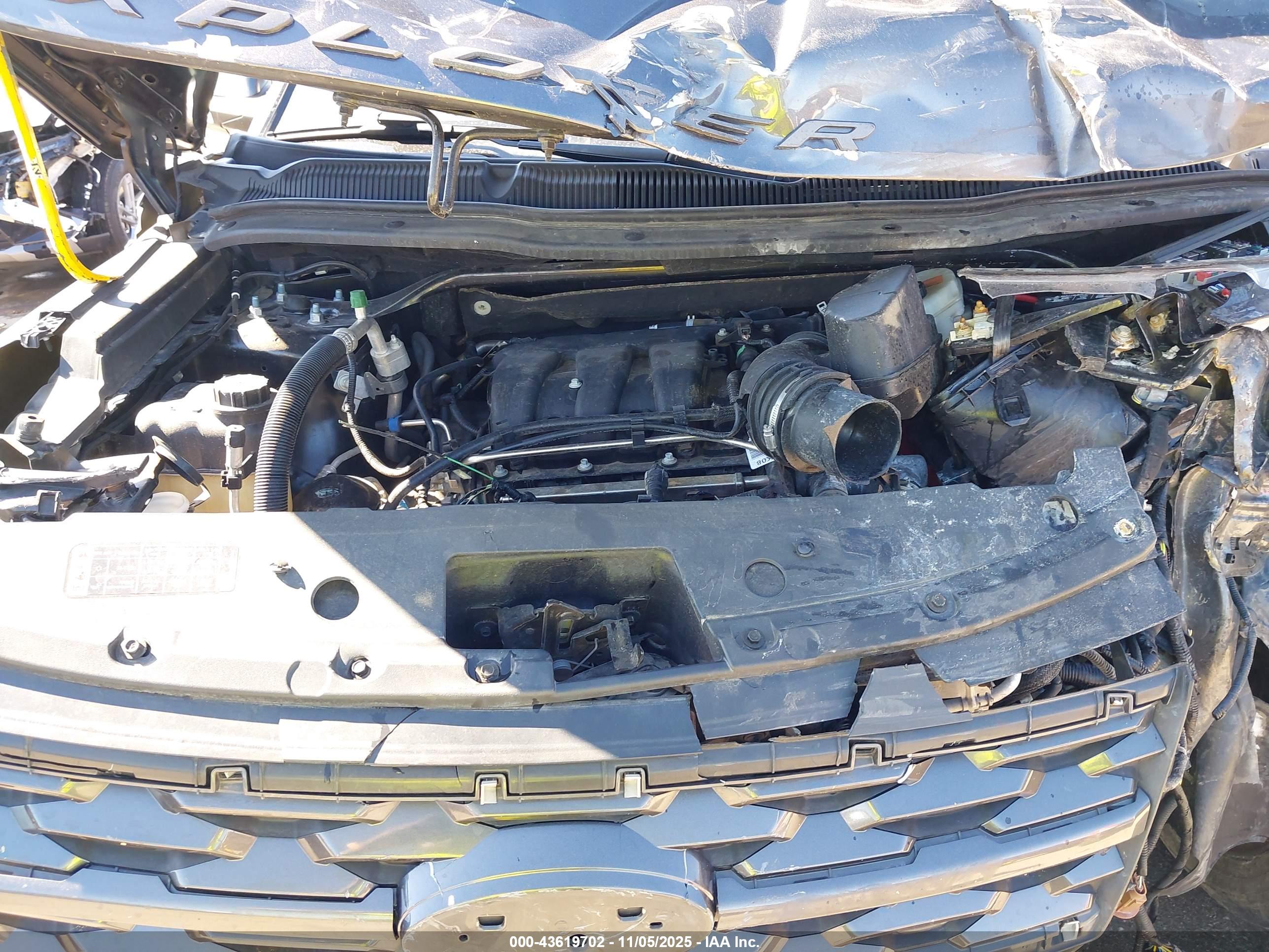 FORD EXPLORER image 10