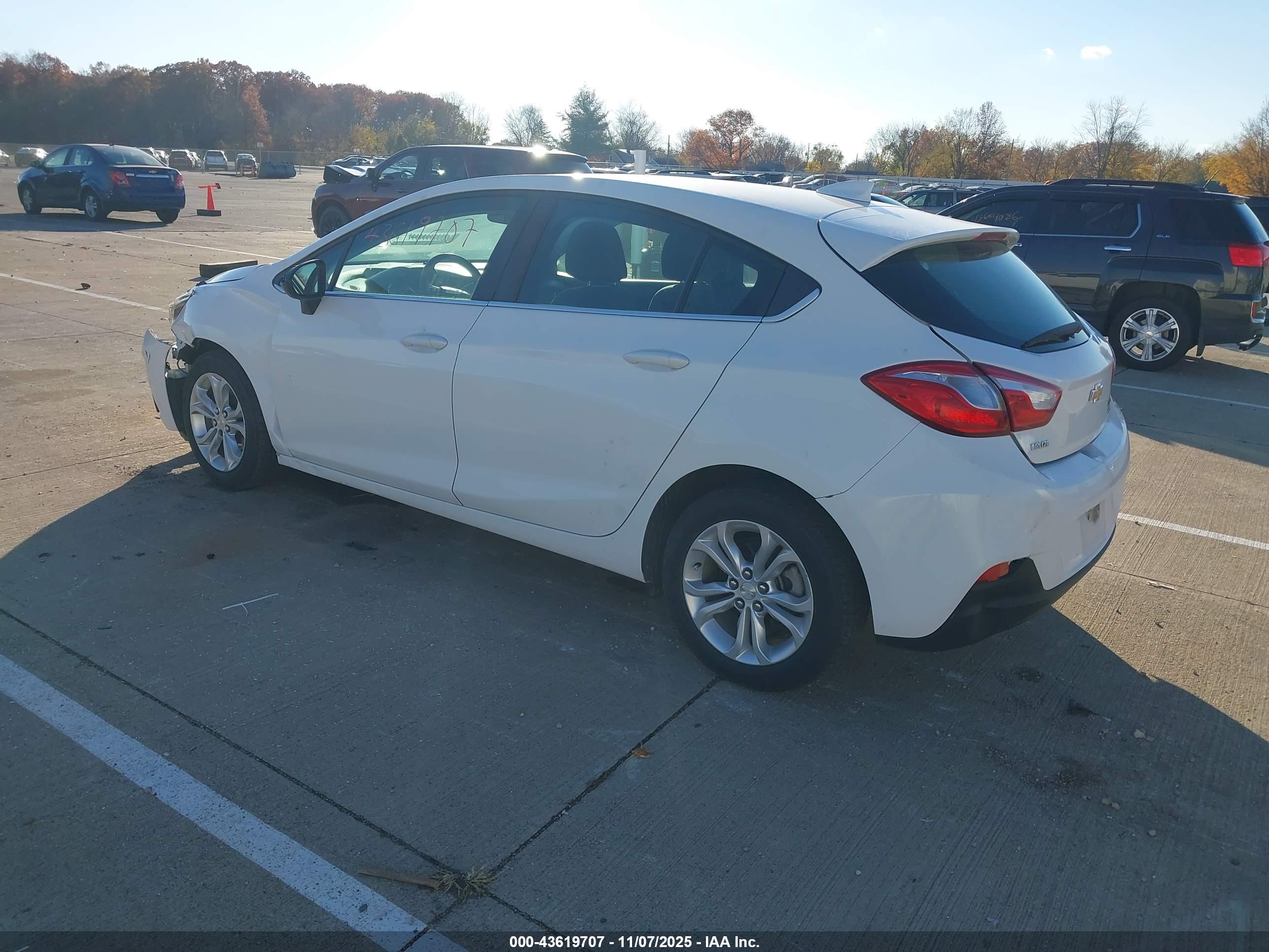 CHEVROLET CRUZE image 3