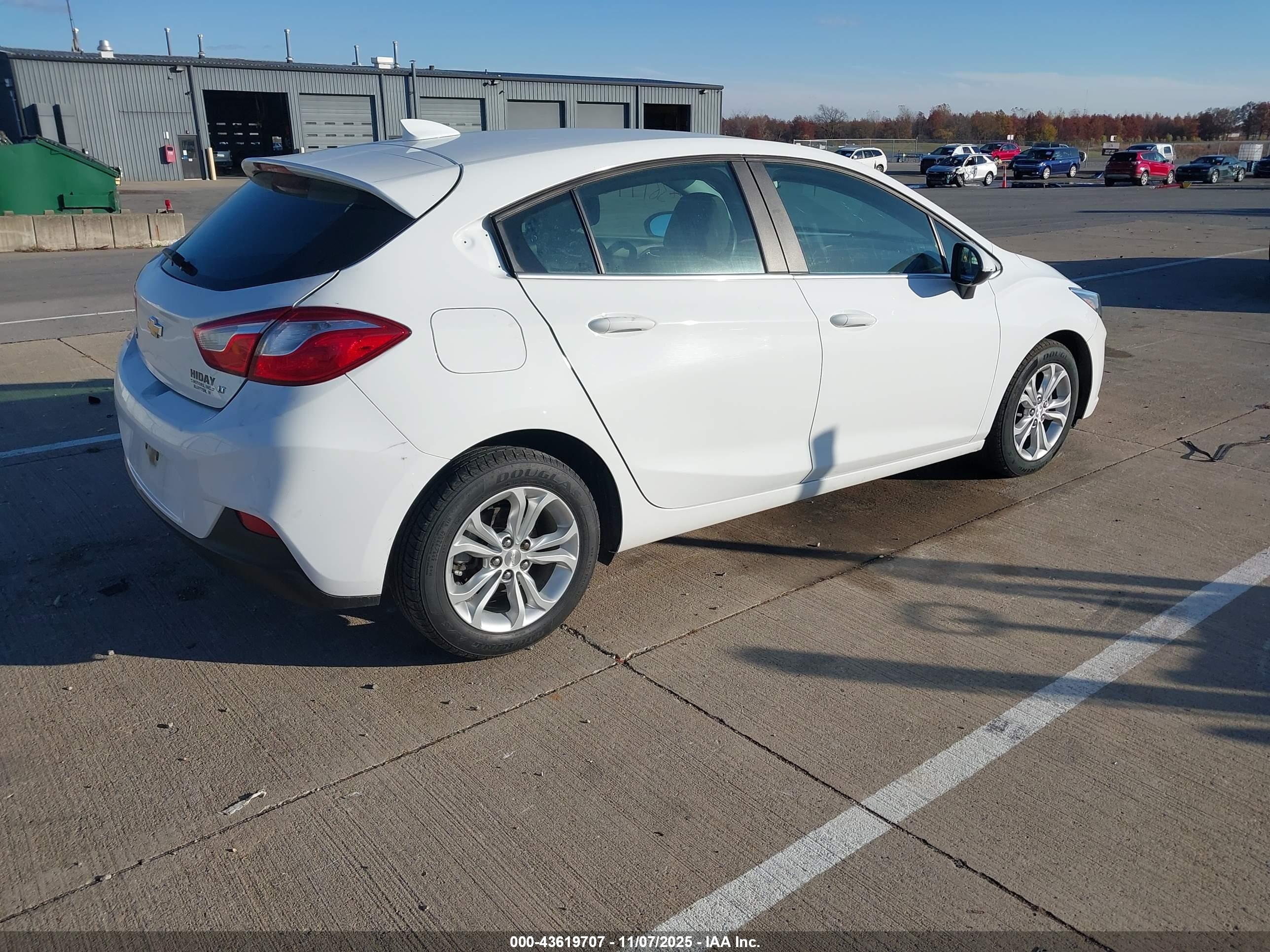 CHEVROLET CRUZE image 4