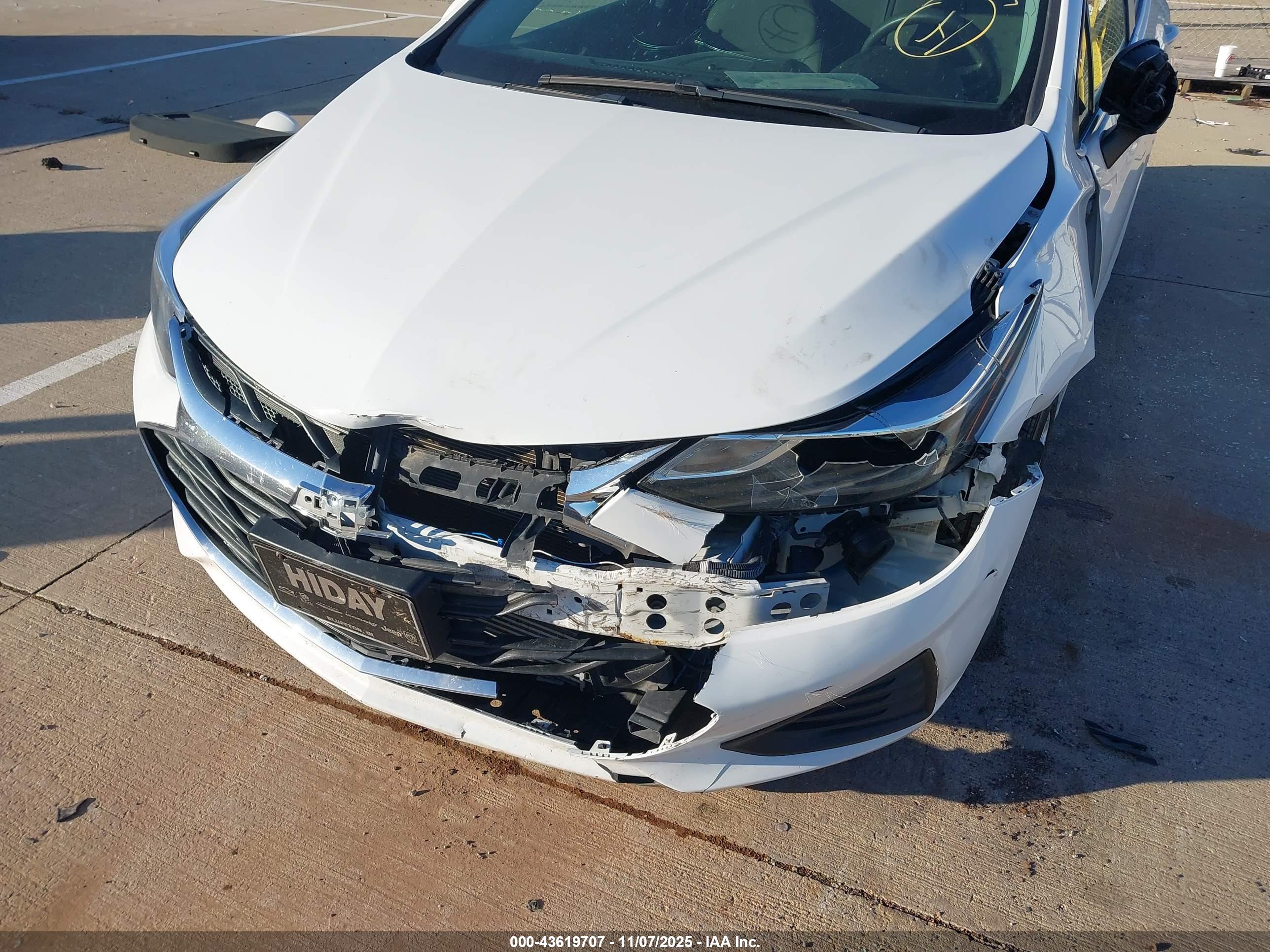 CHEVROLET CRUZE image 6
