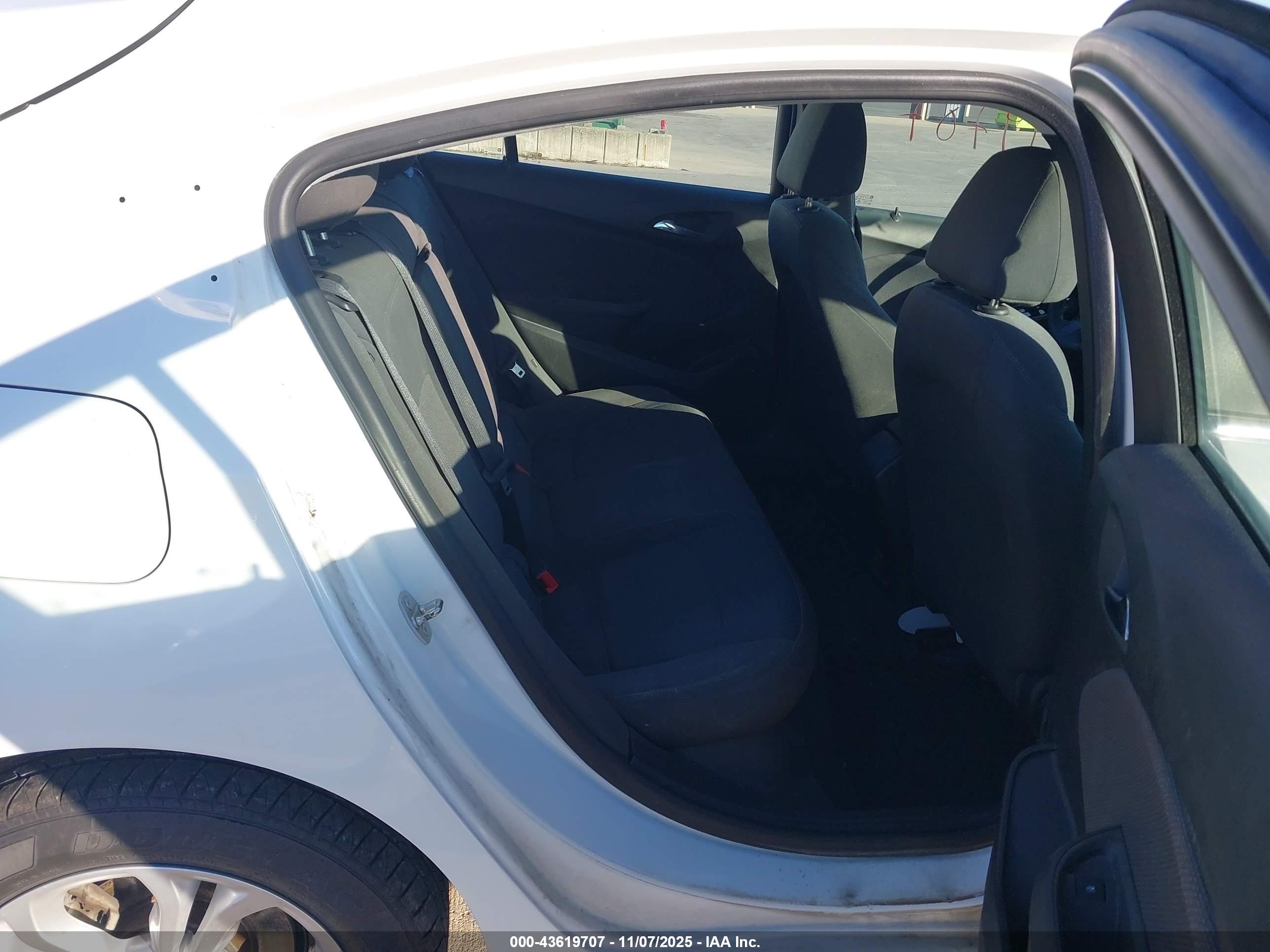 CHEVROLET CRUZE image 8