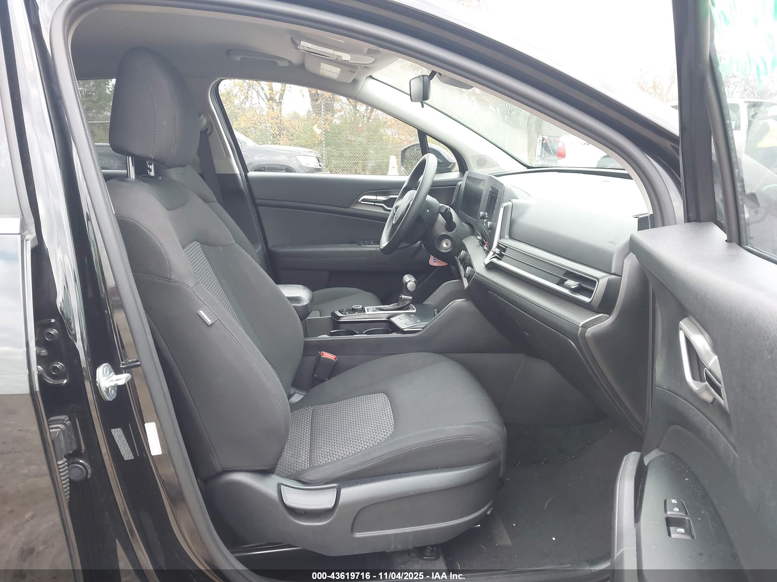 KIA SPORTAGE image 5