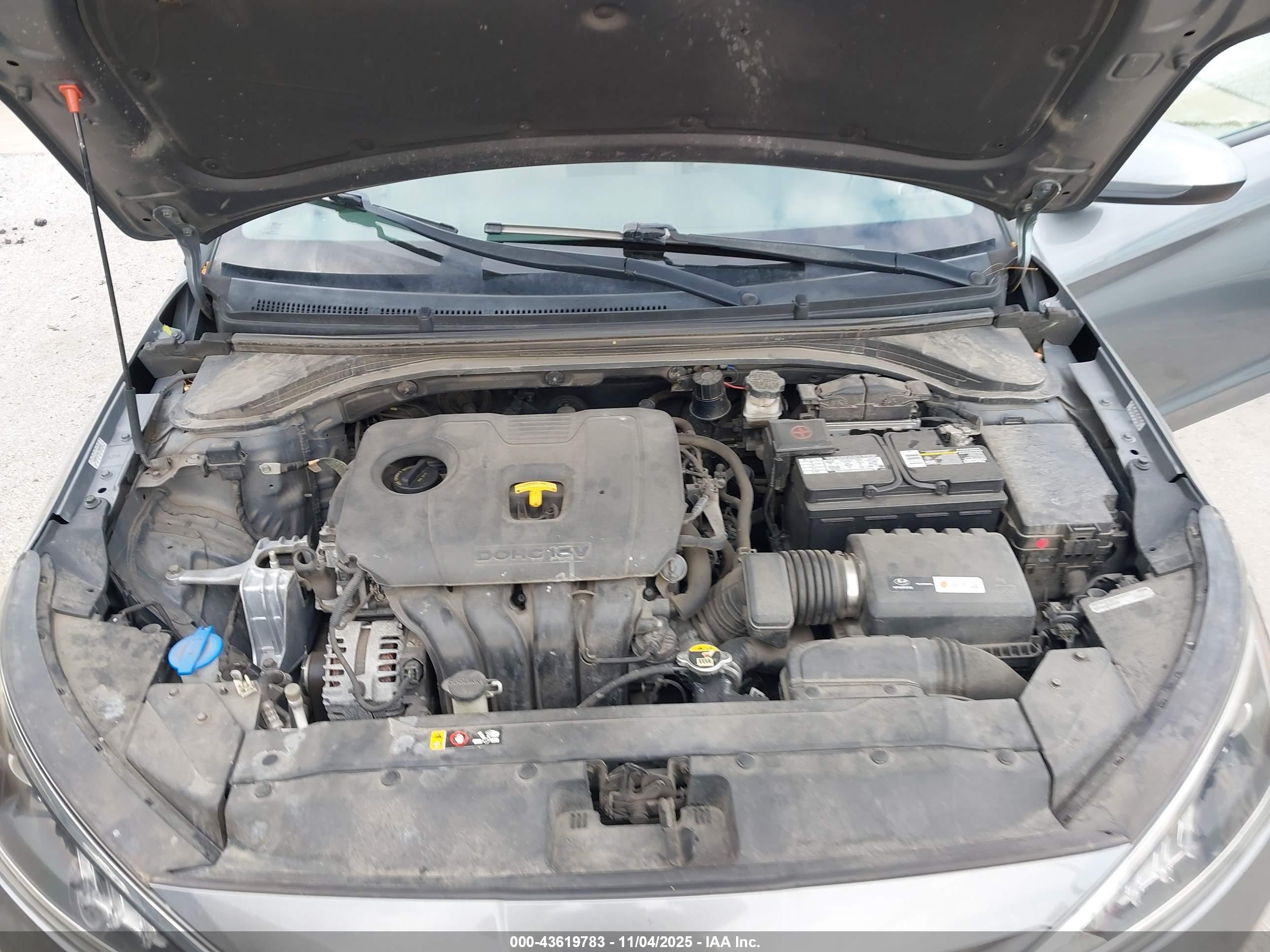 HYUNDAI ELANTRA image 10