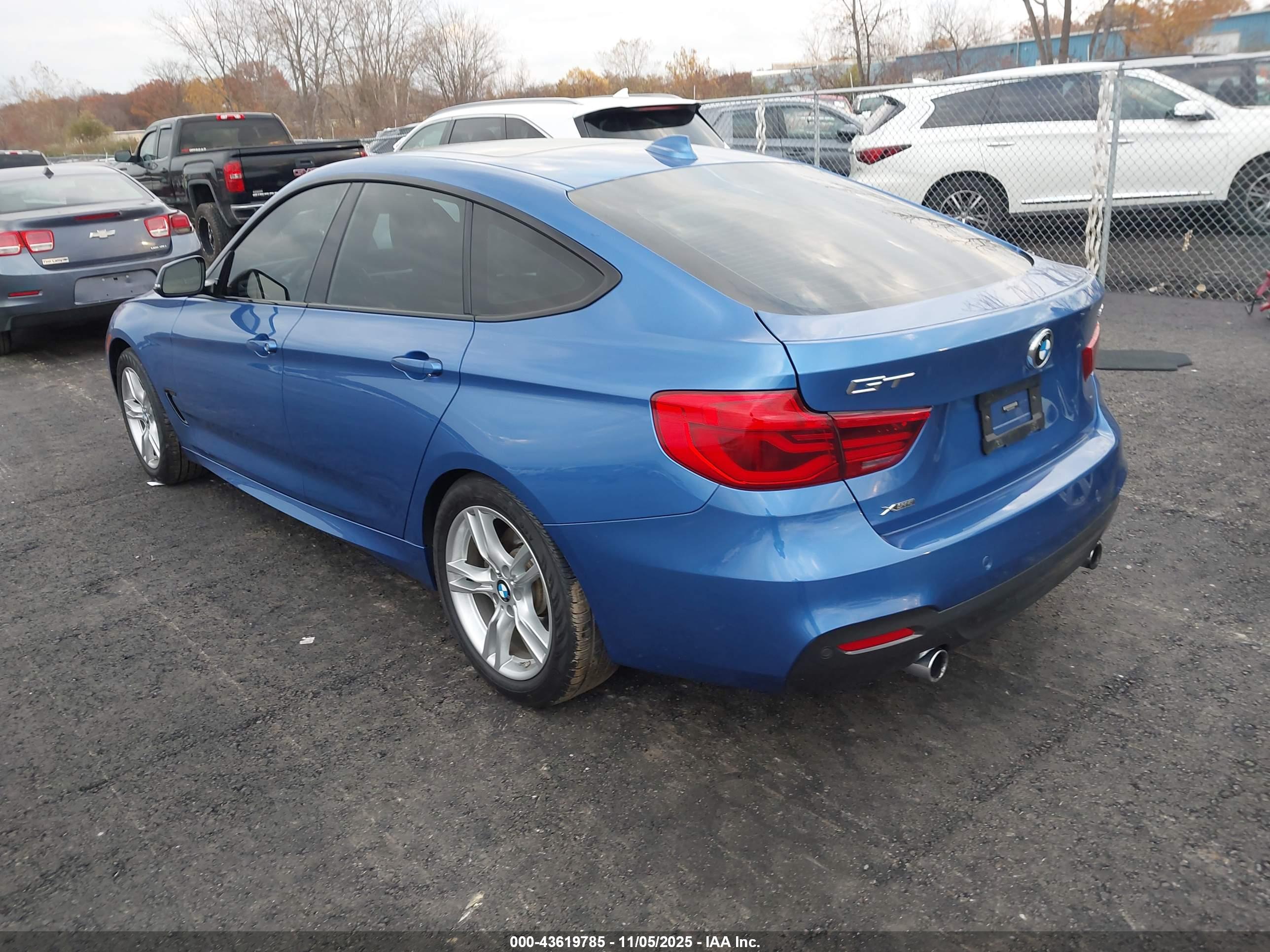 BMW 340I image 3