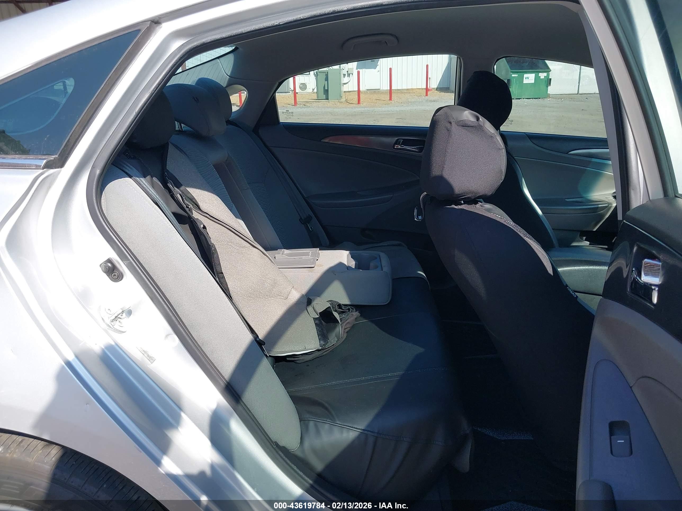 HYUNDAI SONATA image 8