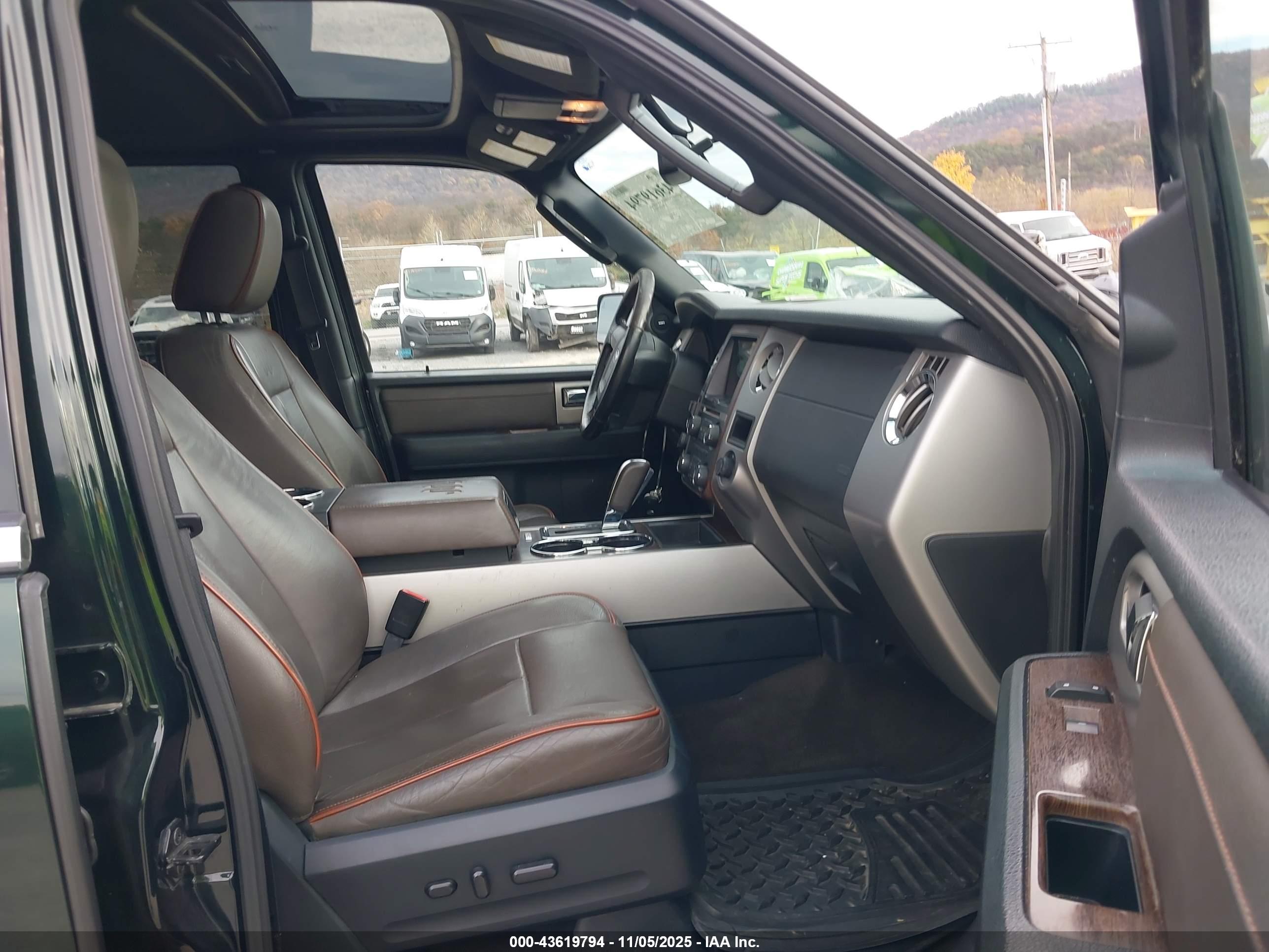 FORD EXPEDITION image 5
