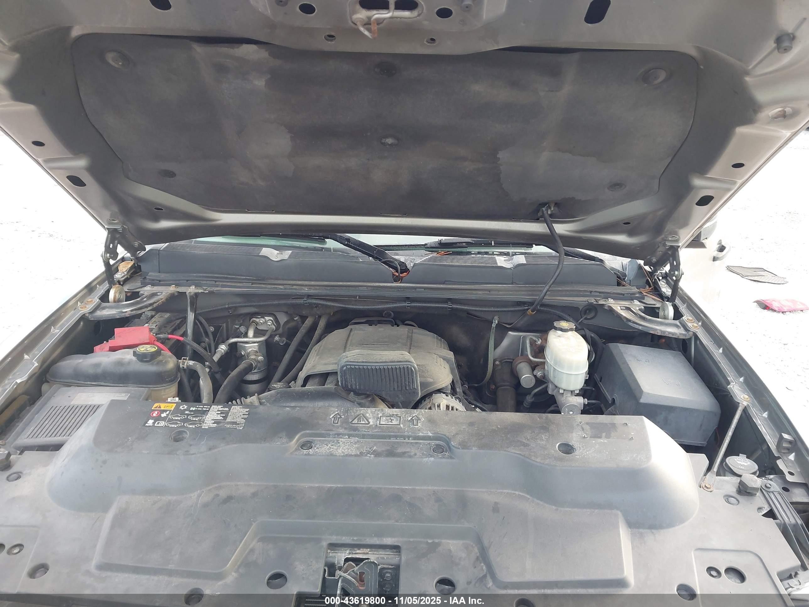 CHEVROLET SILVERADO image 10