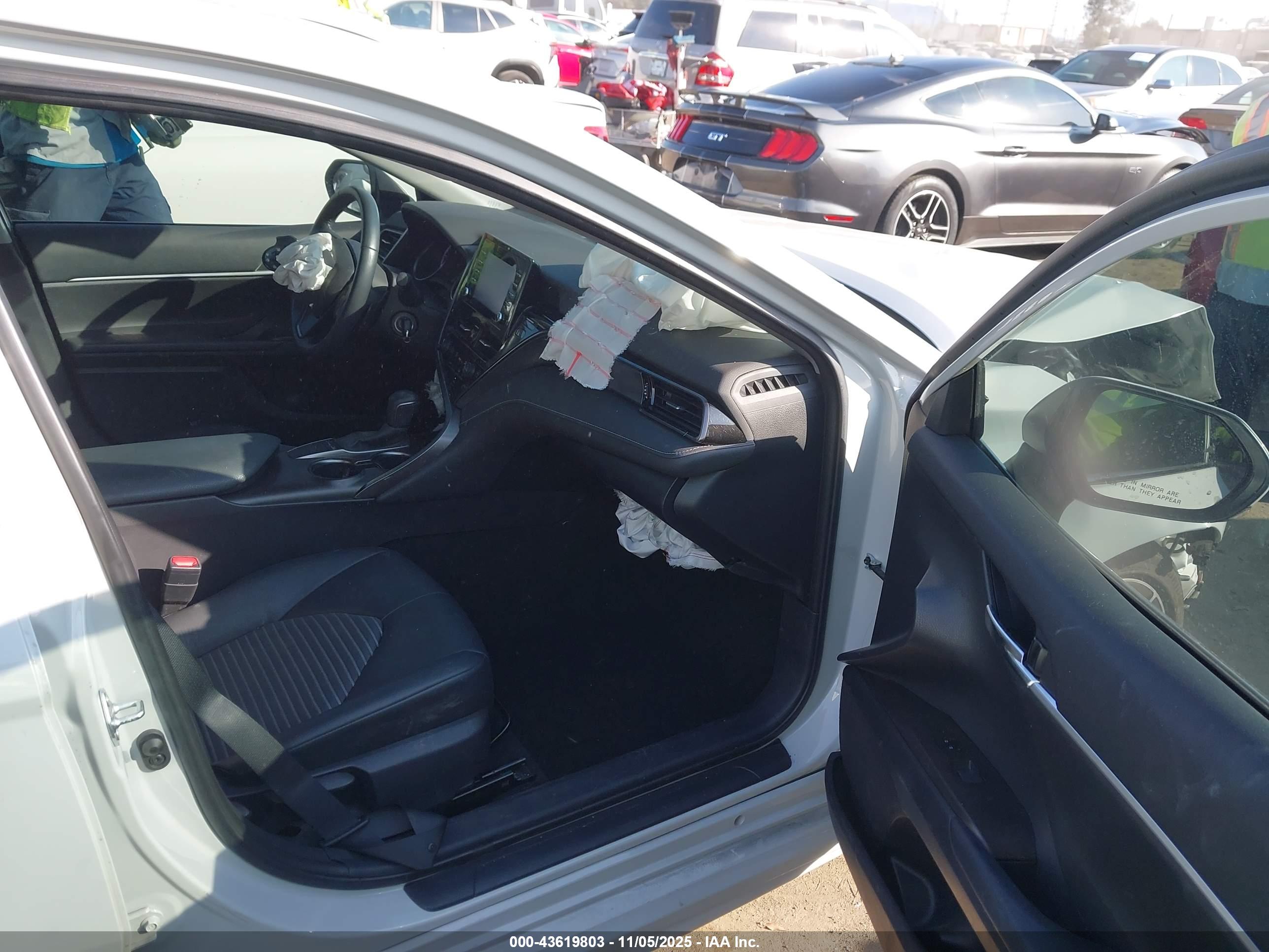 TOYOTA CAMRY image 5