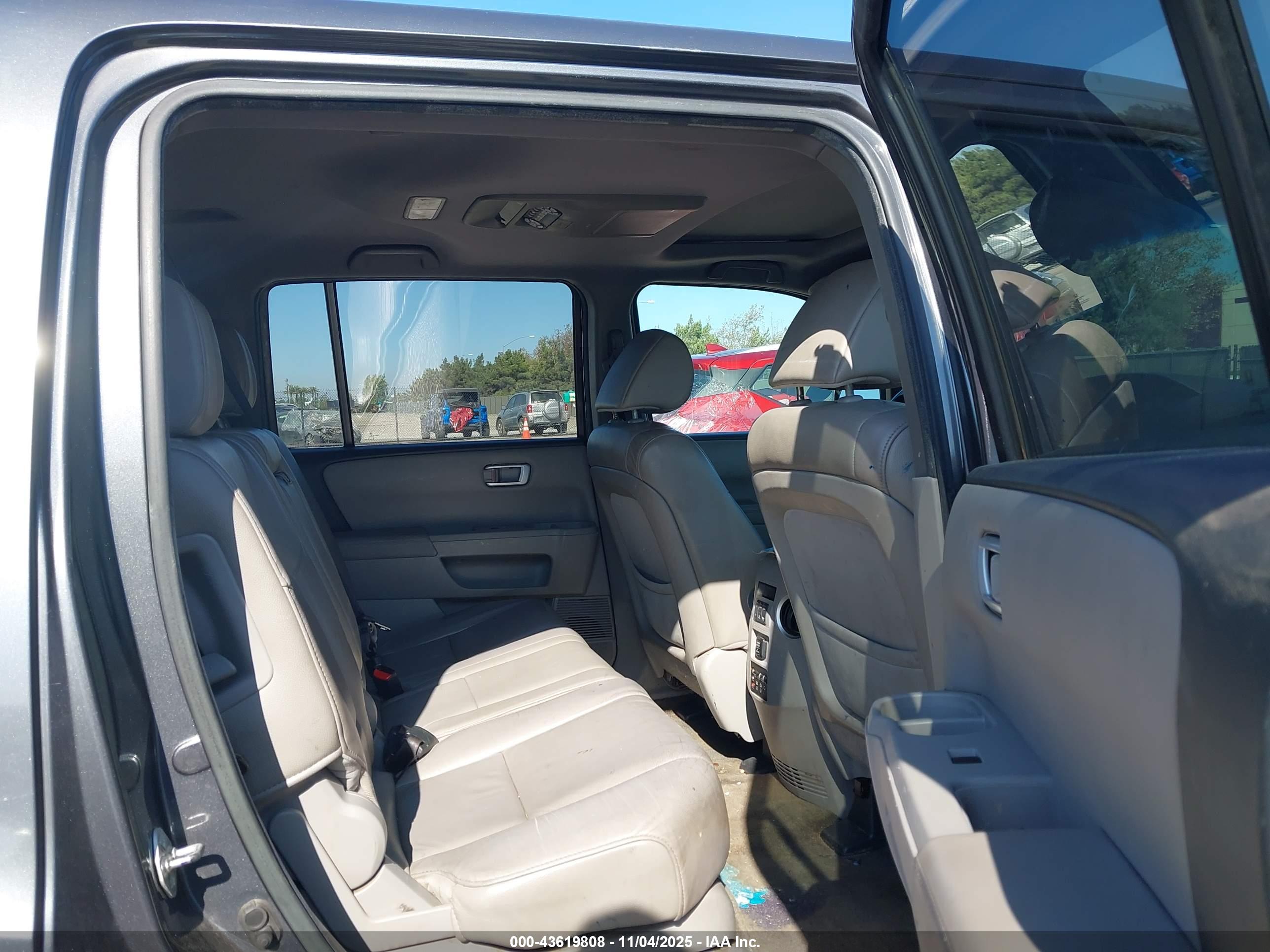 HONDA PILOT image 8