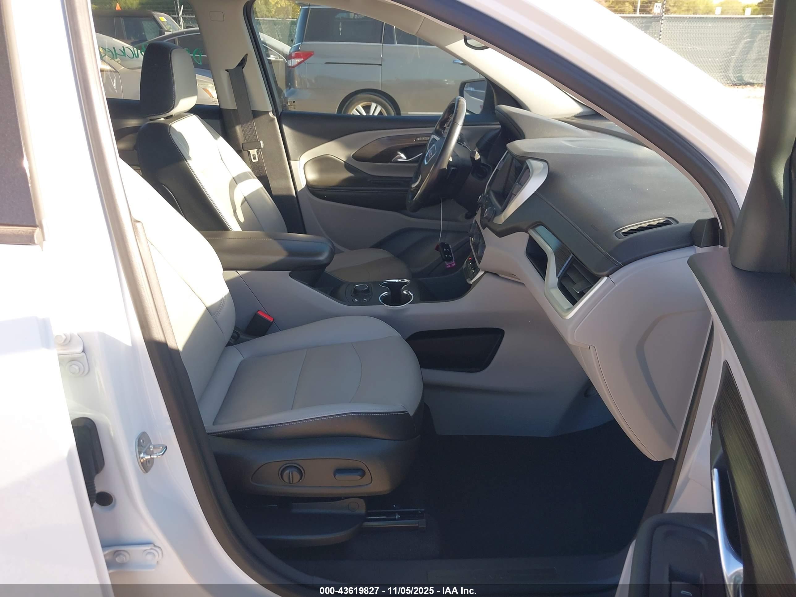 GMC TERRAIN image 5