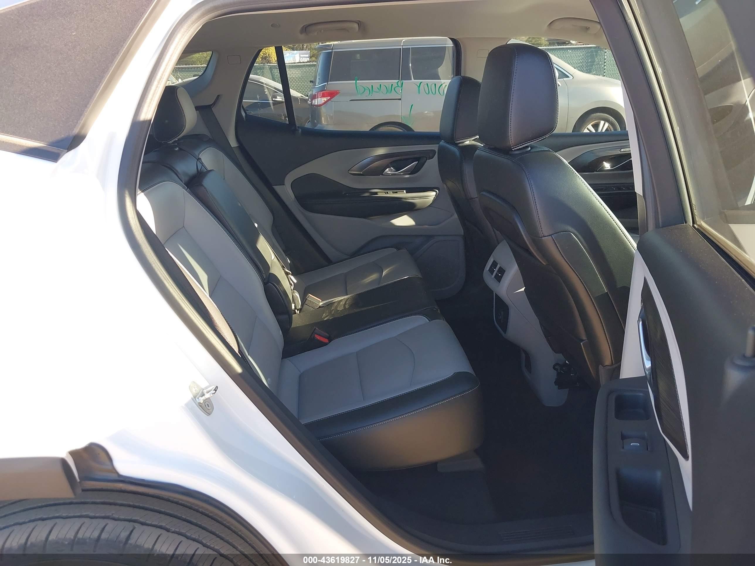 GMC TERRAIN image 8