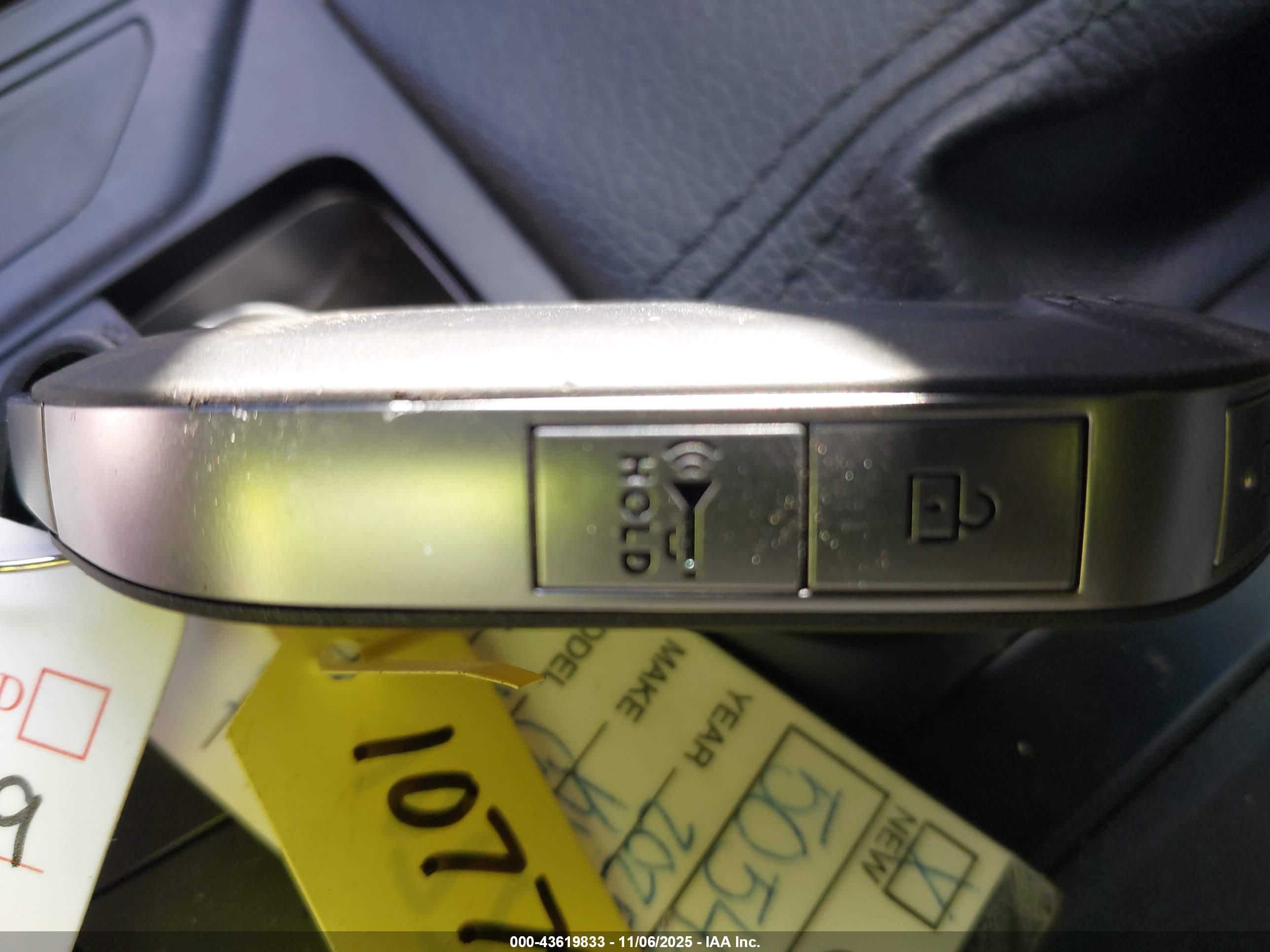 KIA CARNIVAL image 11